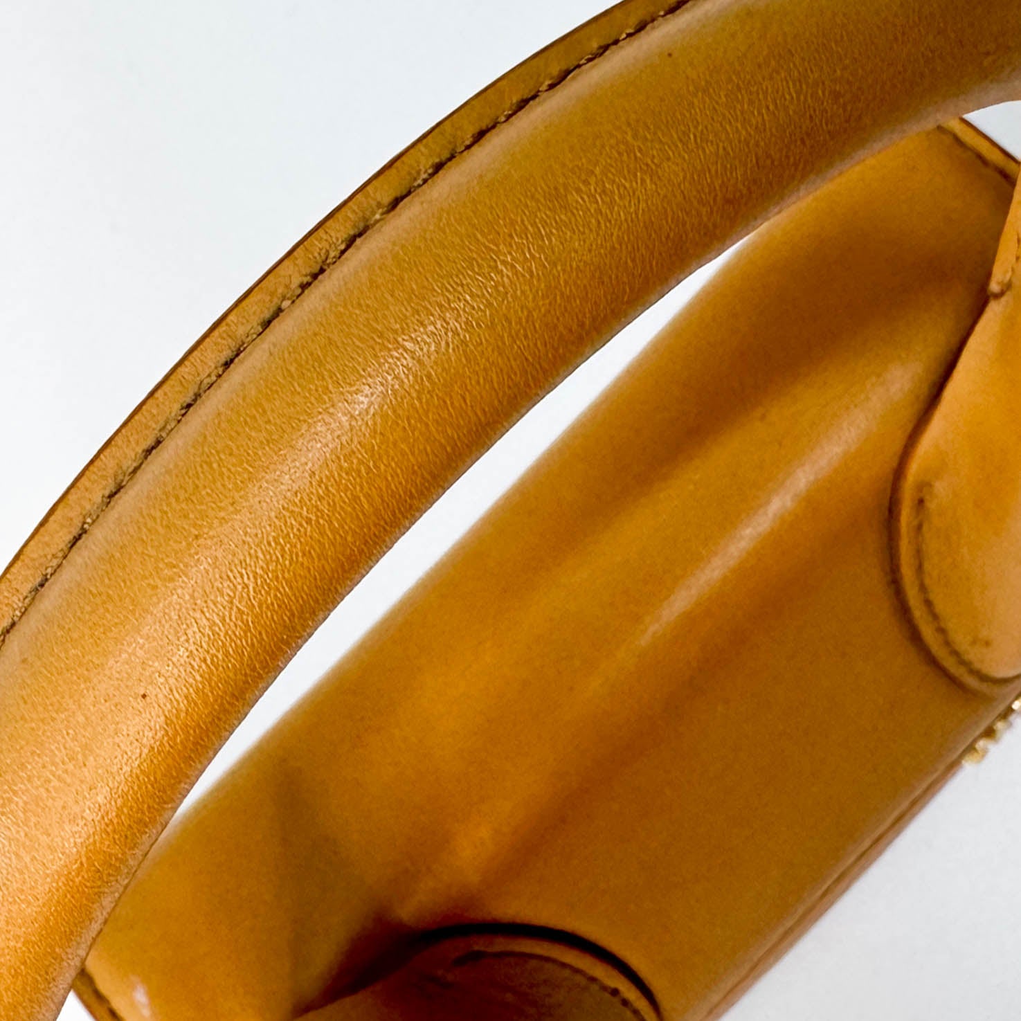 Le Chiquito Handle Bag