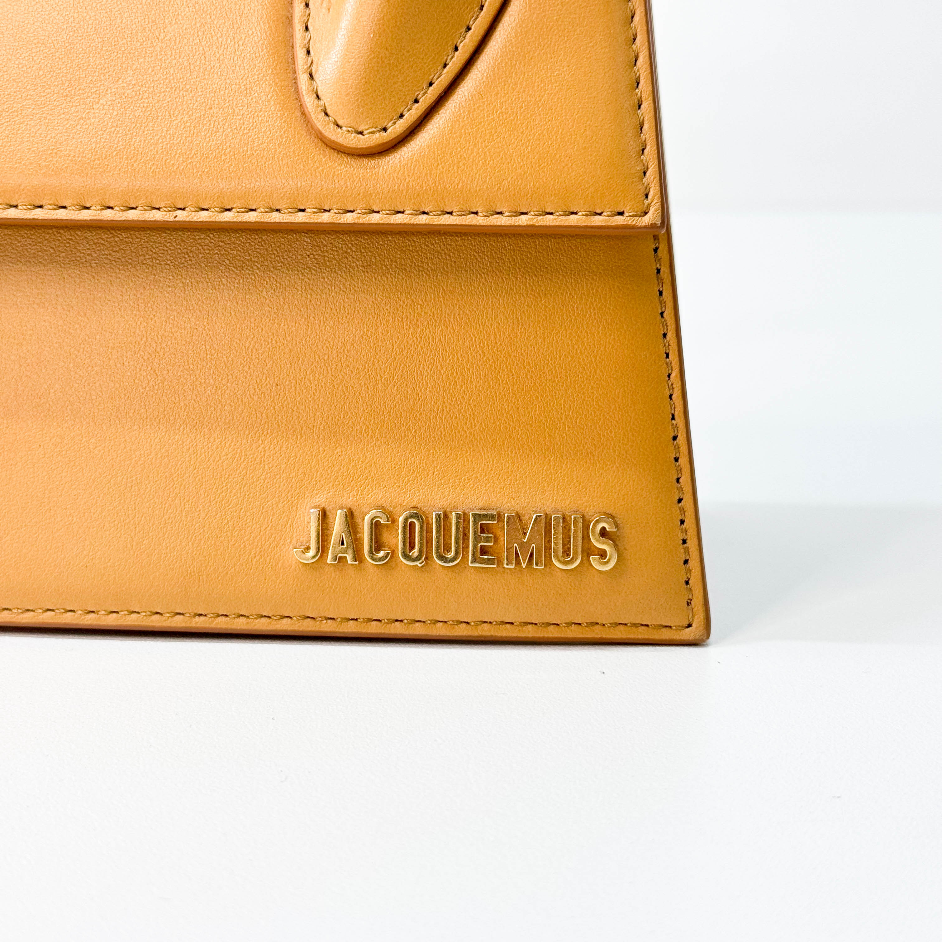 Le Chiquito Handle Bag