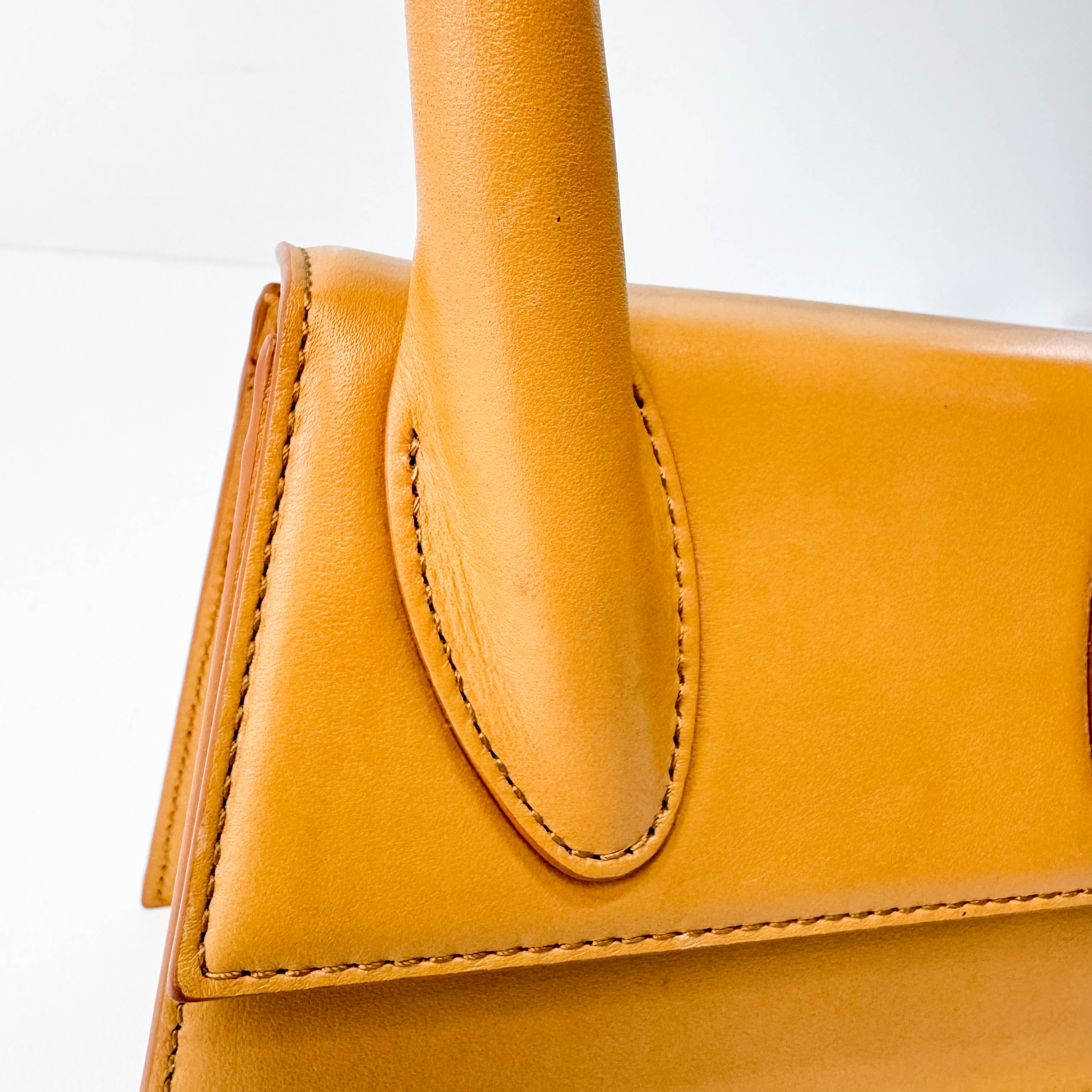 Le Chiquito Handle Bag