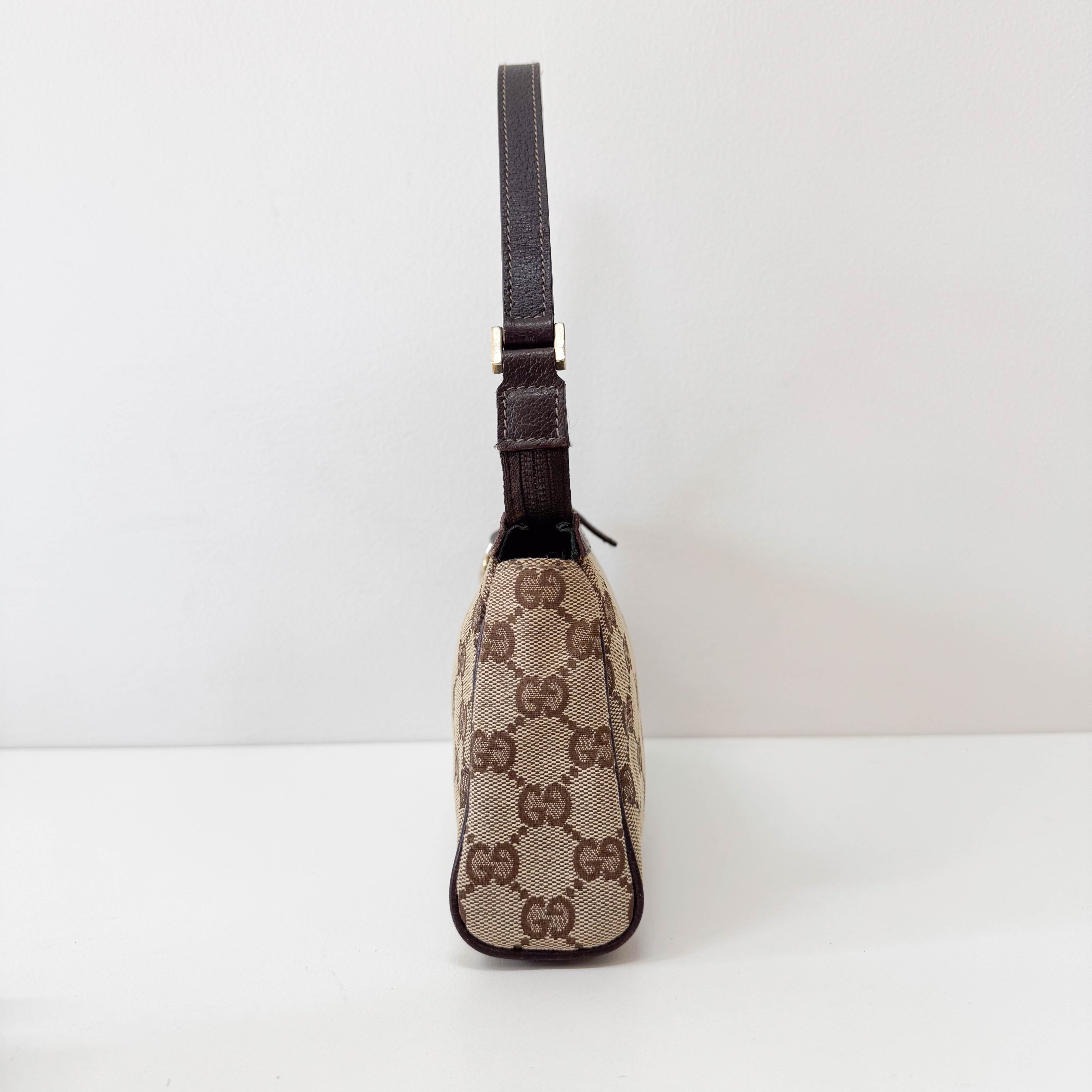 GG Canvas Shoulder Bag