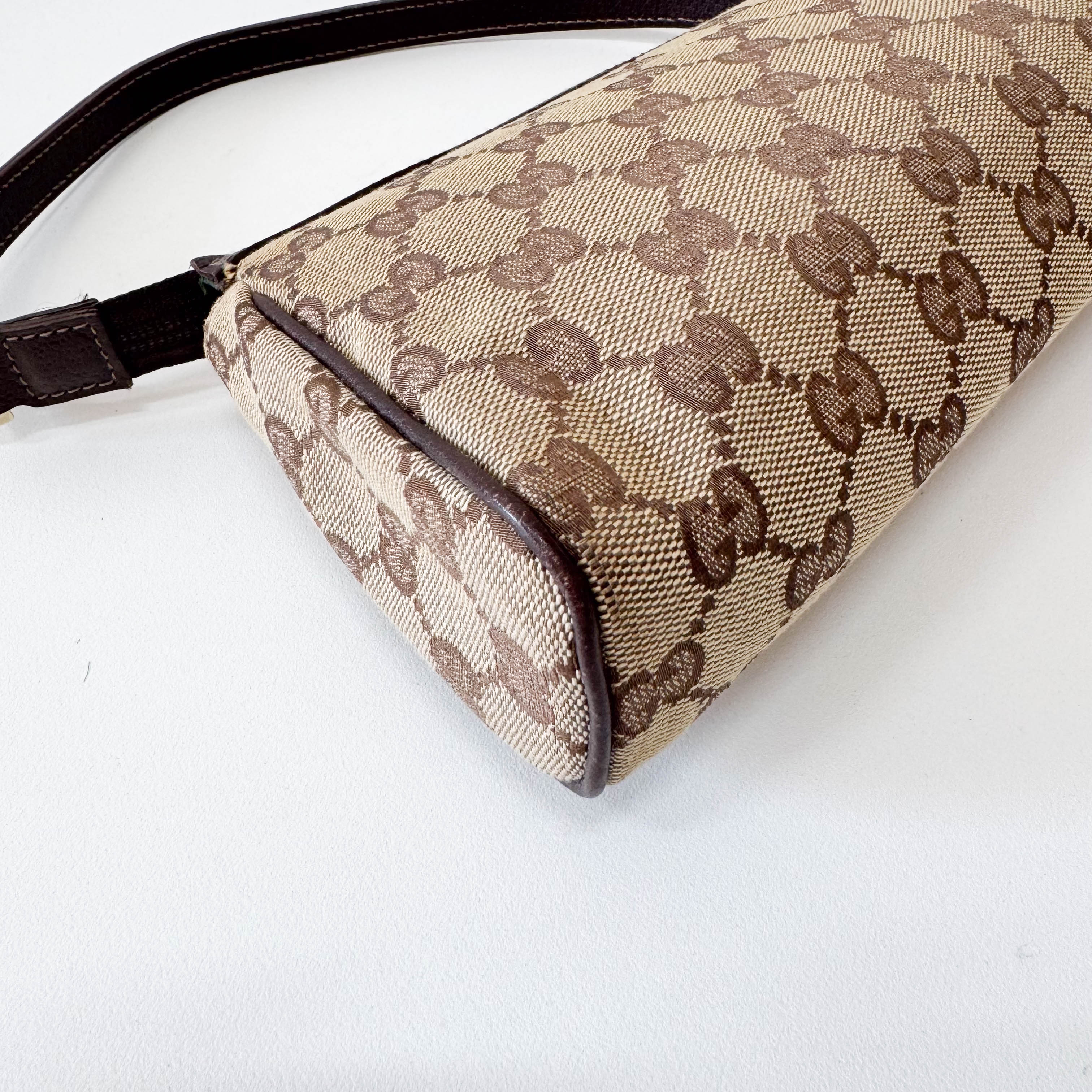 GG Canvas Shoulder Bag