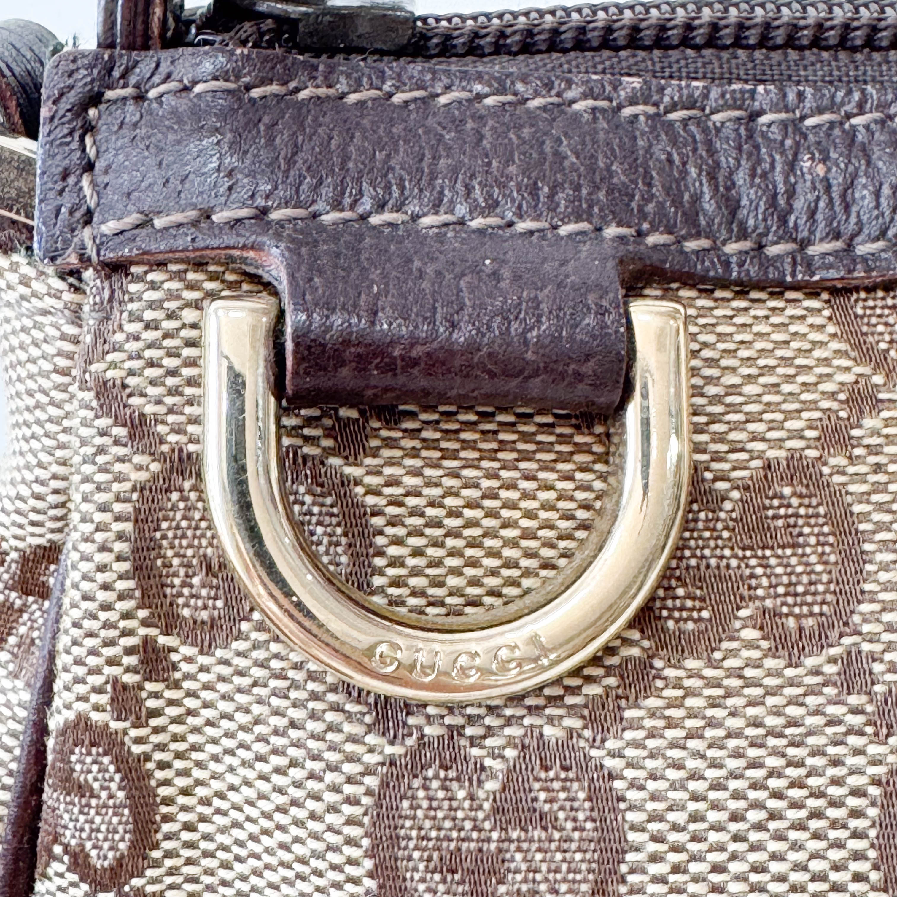 GG Canvas Shoulder Bag