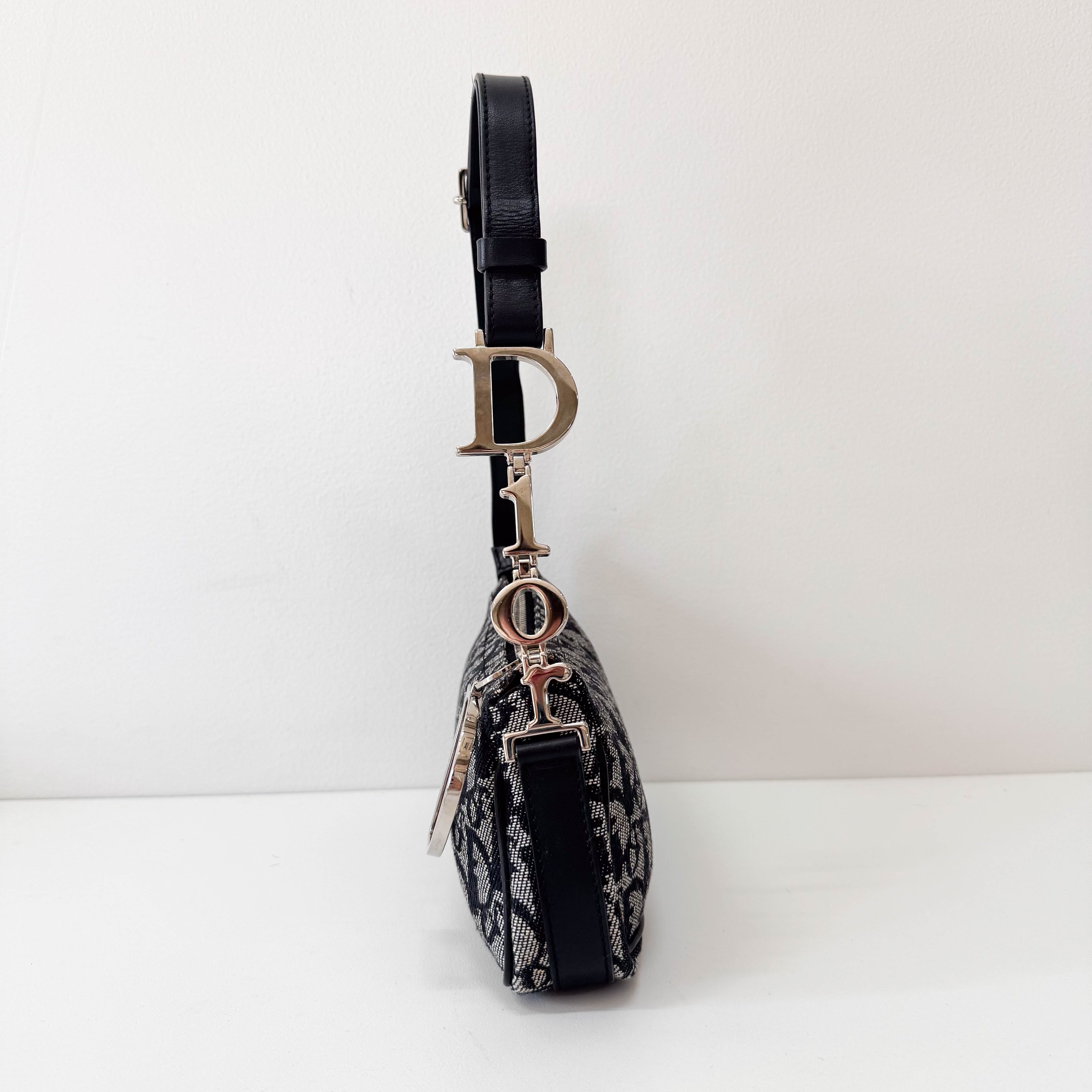 Trotter Accesorie Pouch Shoulder Bag