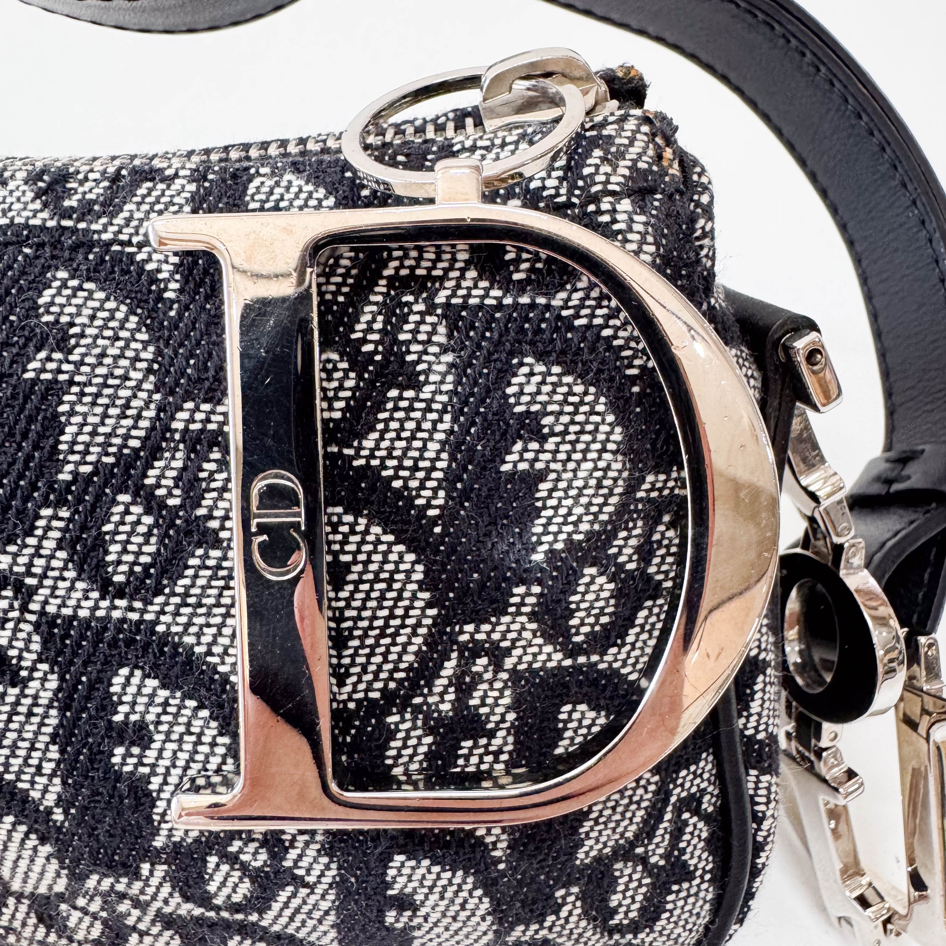 Trotter Accesorie Pouch Shoulder Bag