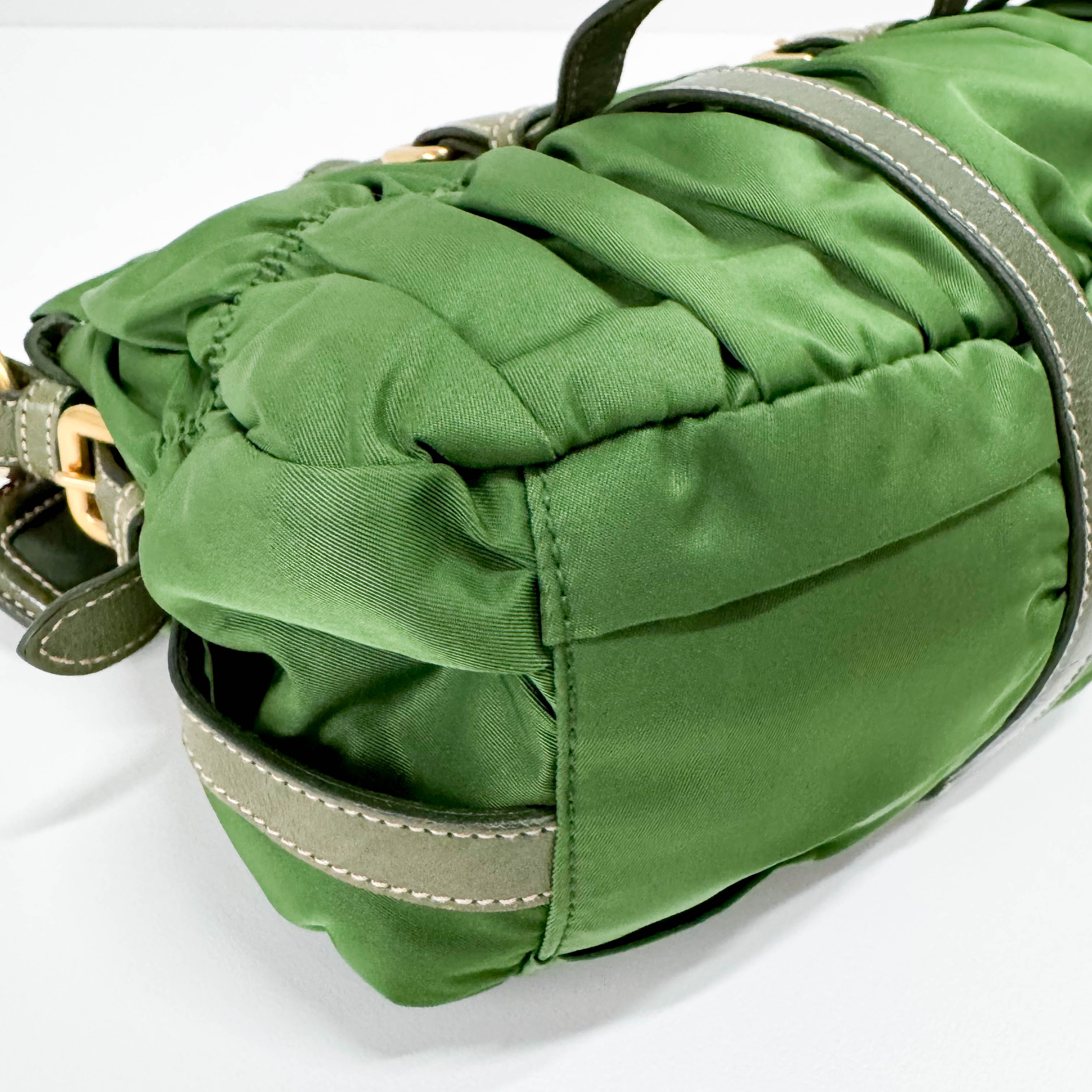 Tessuto Gaufre Nylon Green Handbag