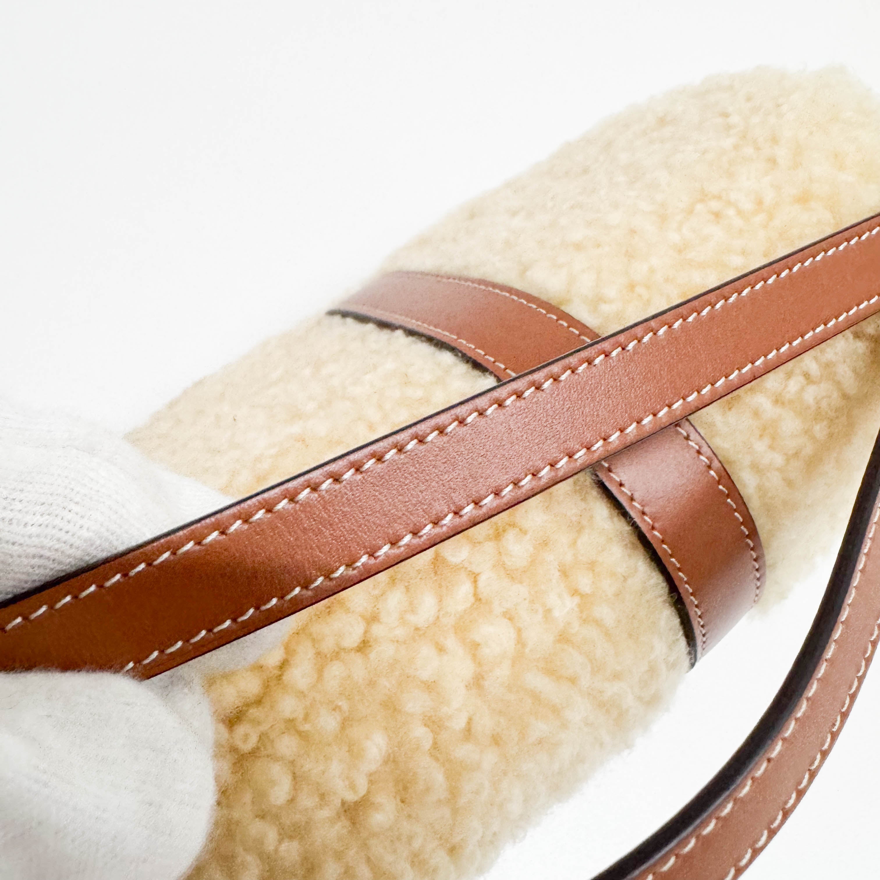 Tabou Beige Clutch On Strap In Shearling And Calfskin