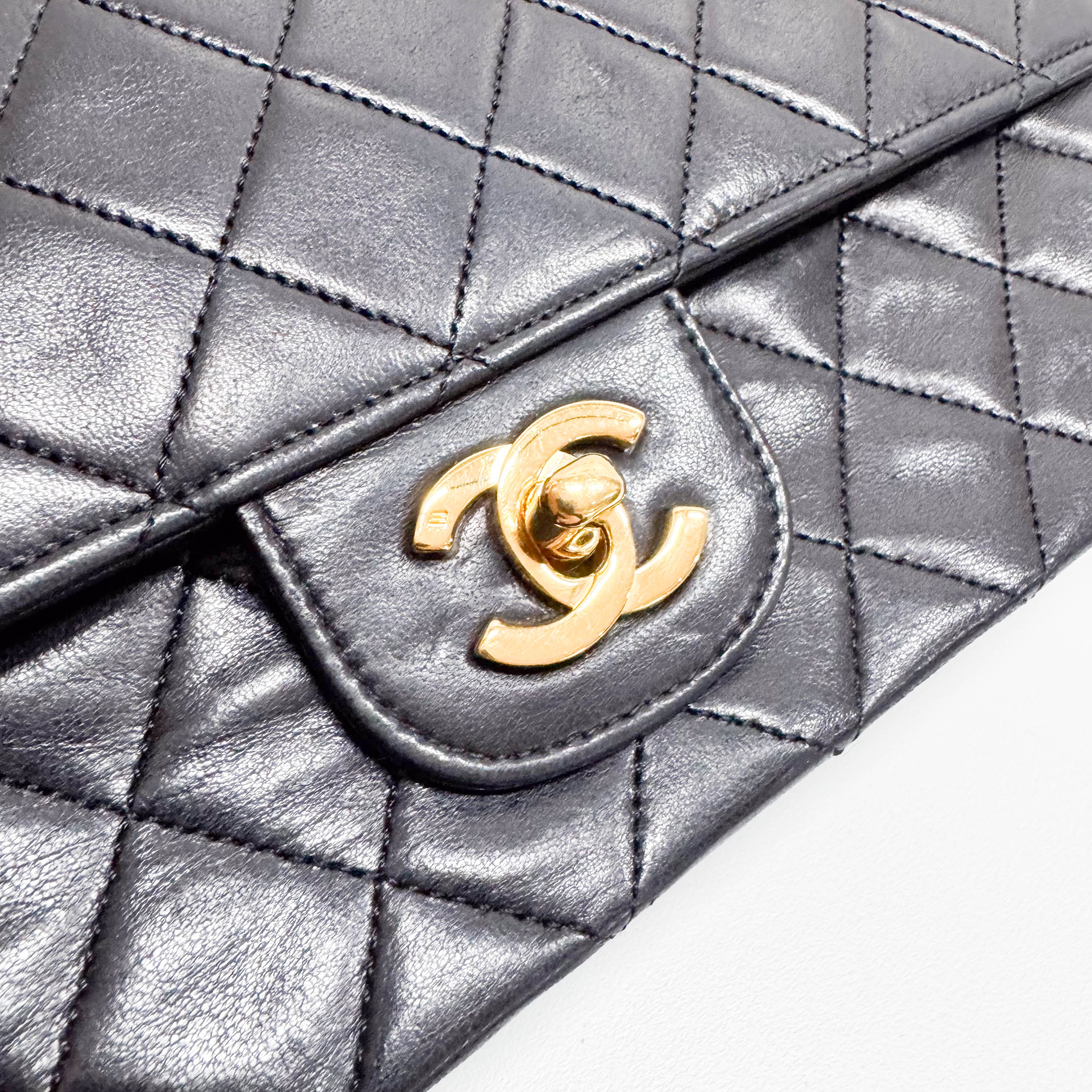 Matelassé Black Lambskin Leather Crossbody Bag