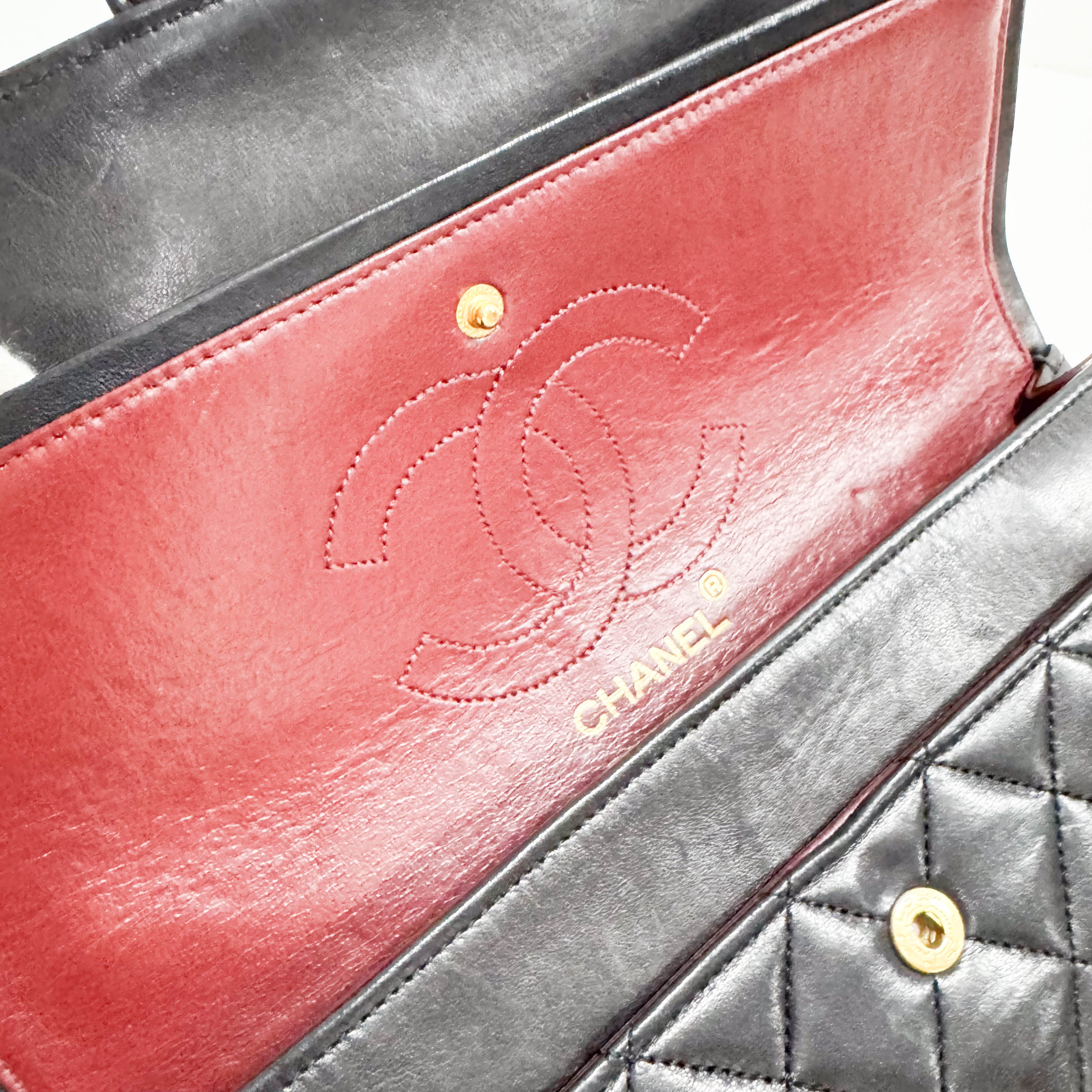 Matelassé Black Lambskin Leather Crossbody Bag