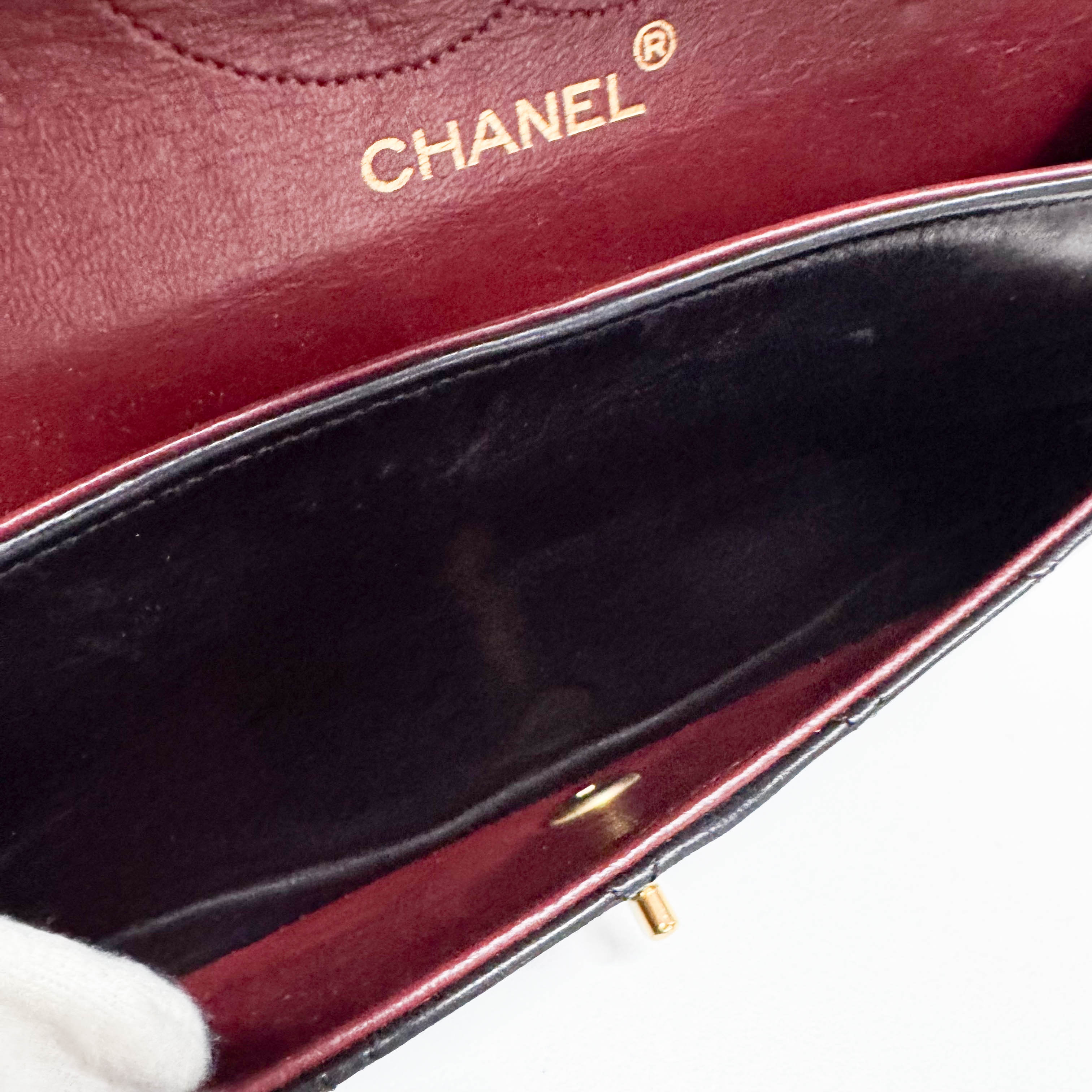 Matelassé Black Lambskin Leather Crossbody Bag