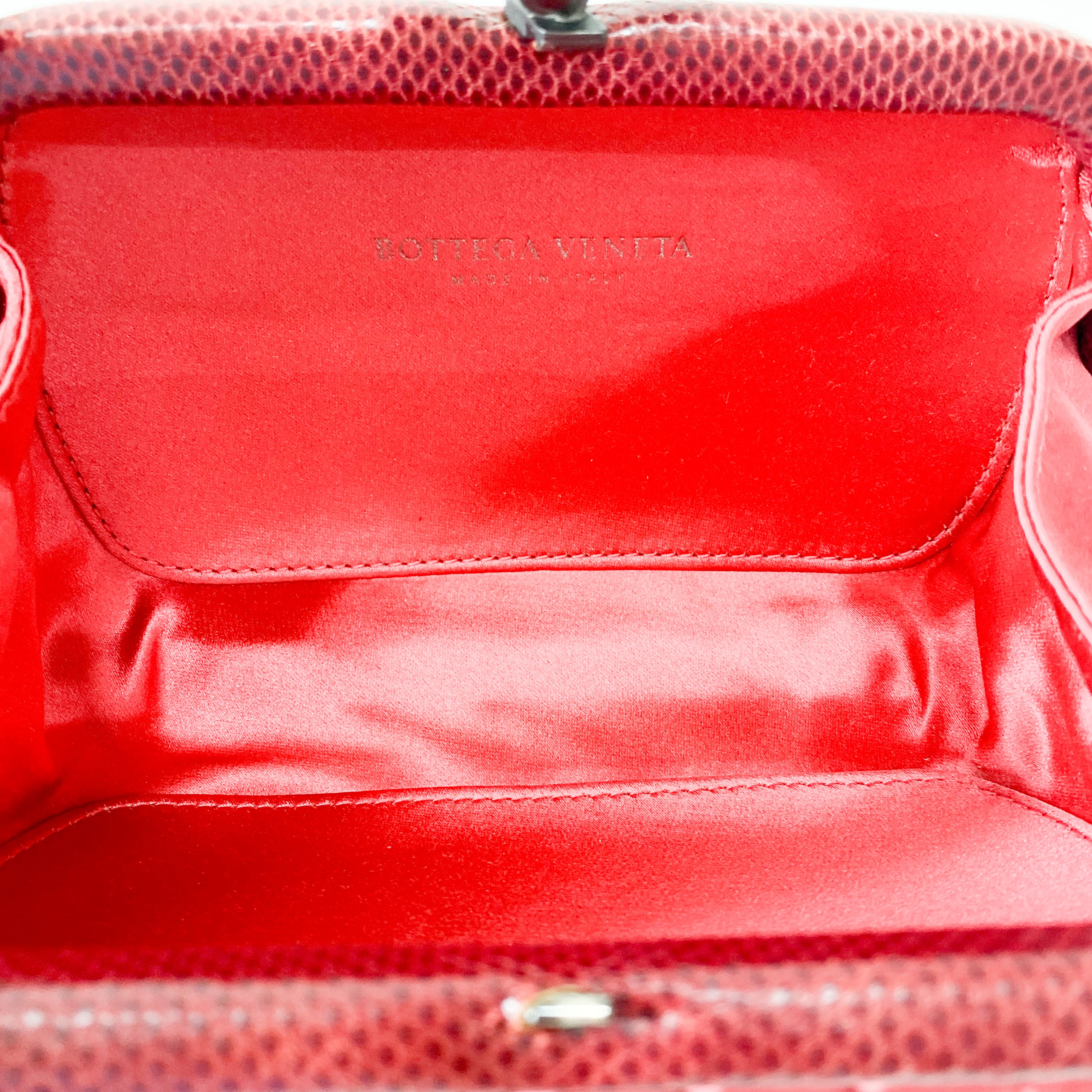 Red Intrecciato Knot Clutch