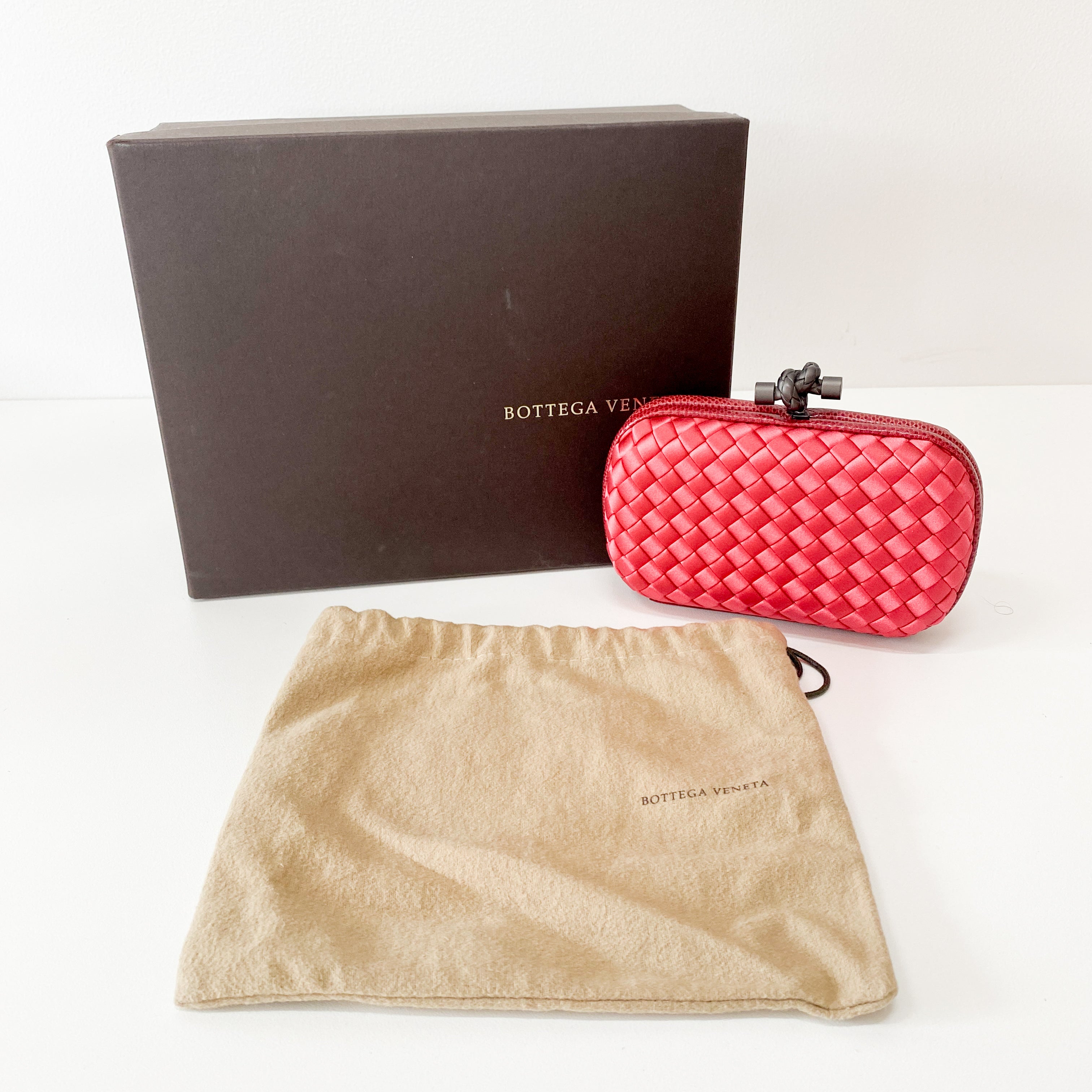 Red Intrecciato Knot Clutch
