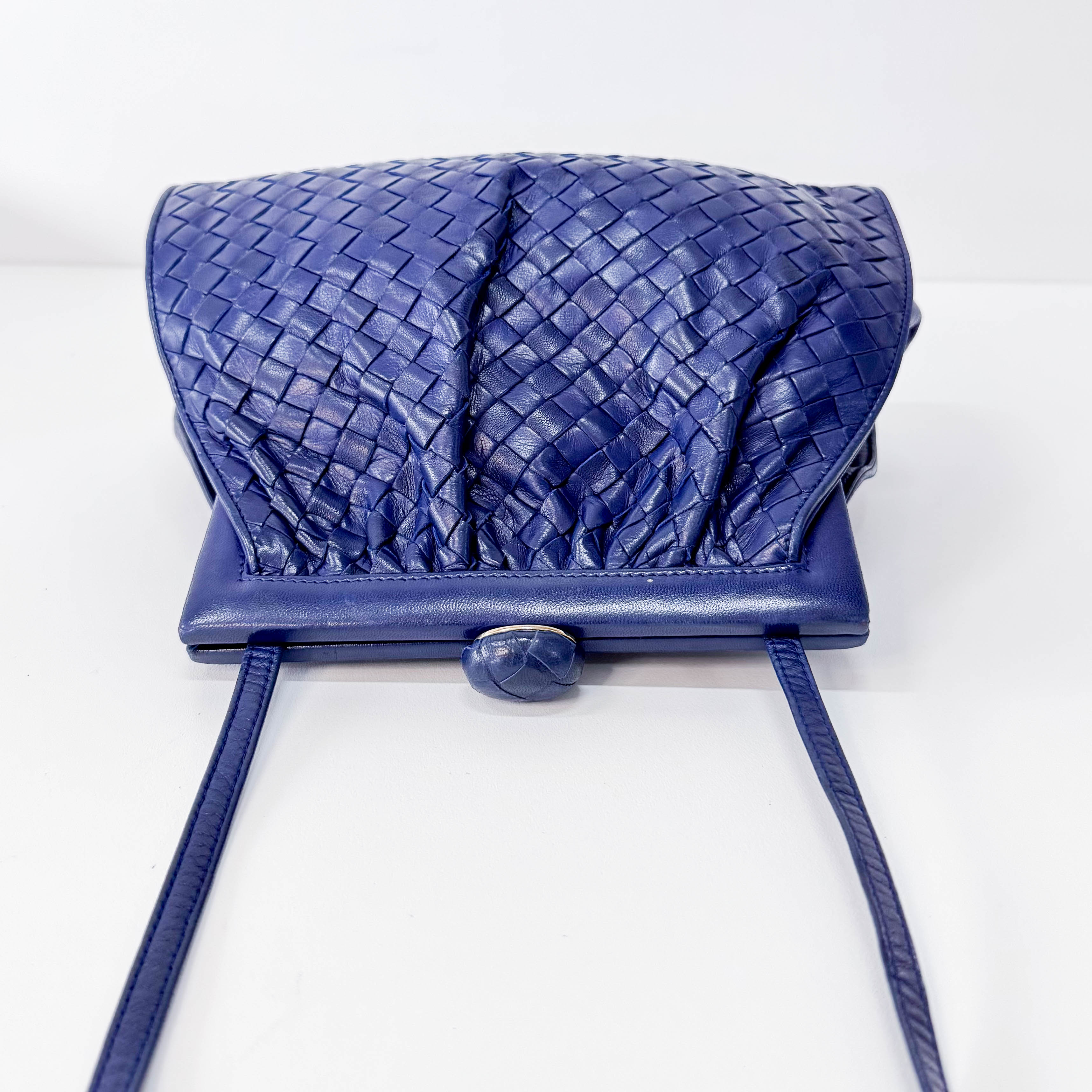 Intrecciato Clasp Purse Shoulder Bag