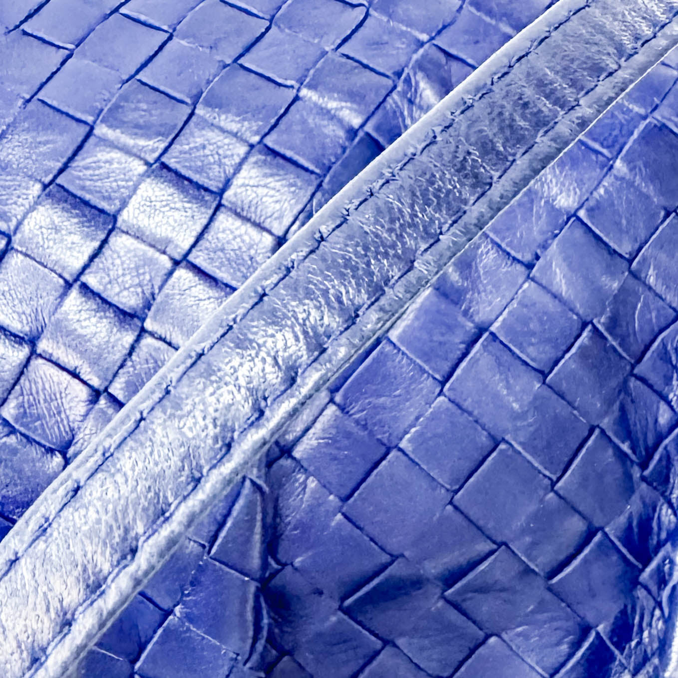 Intrecciato Clasp Purse Shoulder Bag