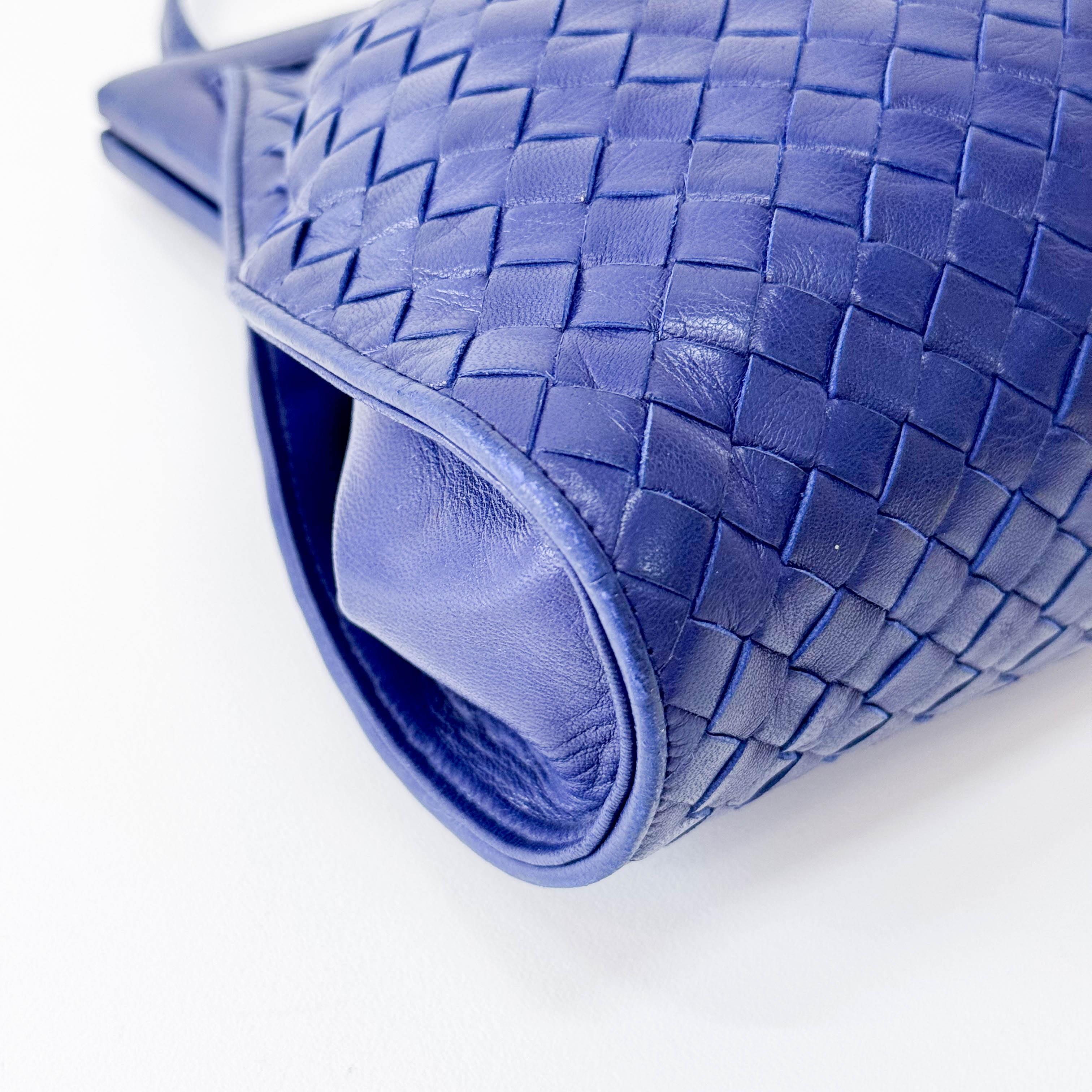 Intrecciato Clasp Purse Shoulder Bag