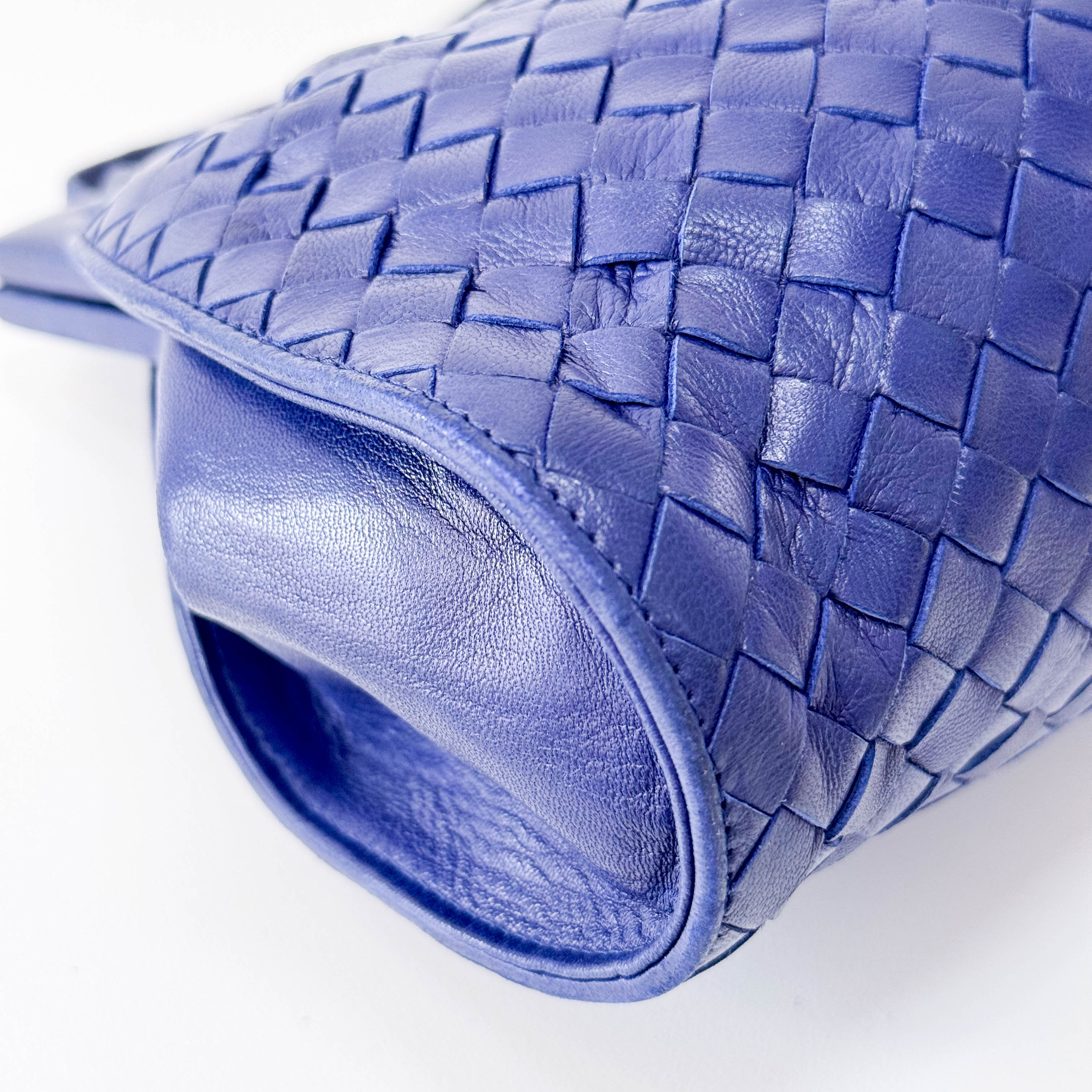 Intrecciato Clasp Purse Shoulder Bag