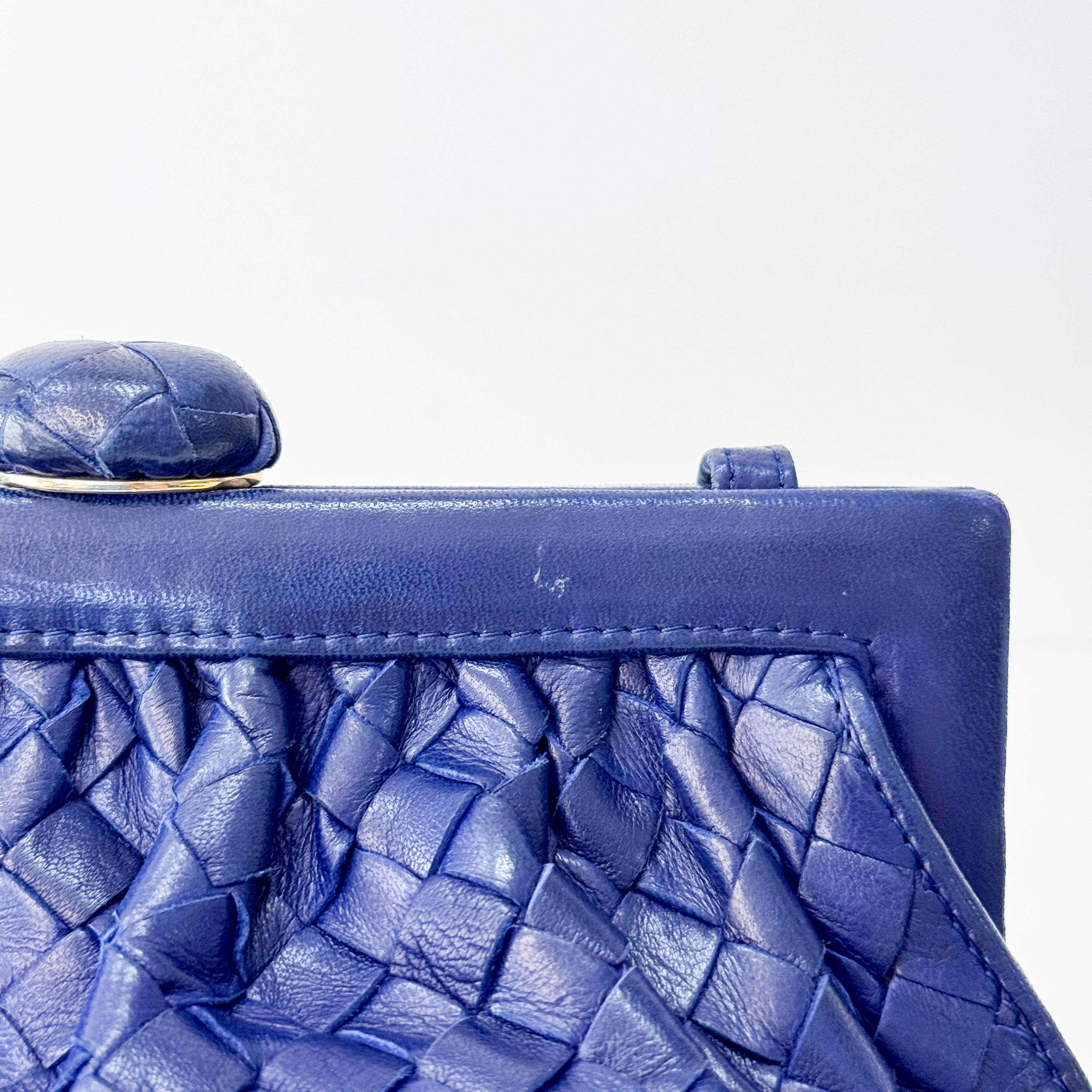 Intrecciato Clasp Purse Shoulder Bag