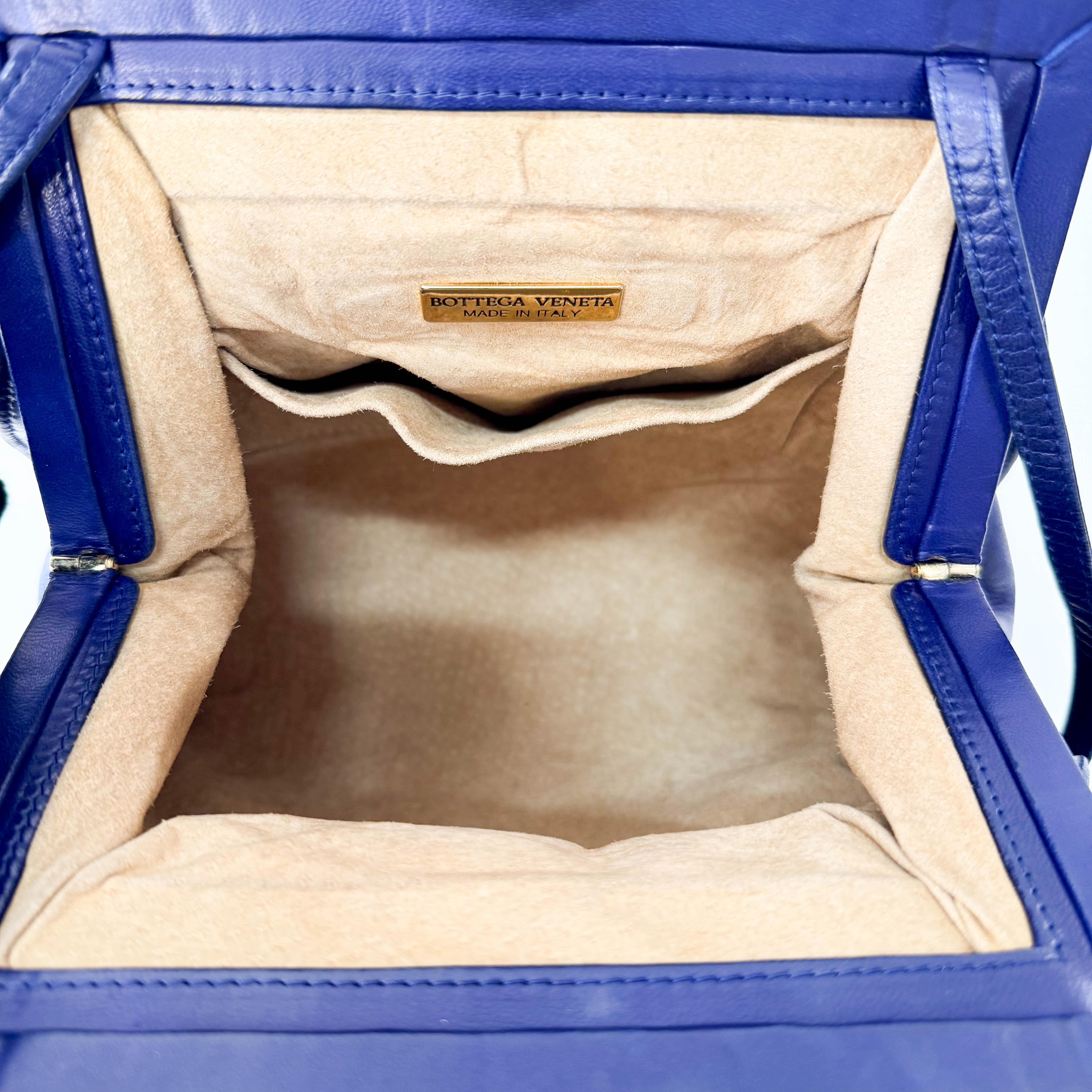 Intrecciato Clasp Purse Shoulder Bag