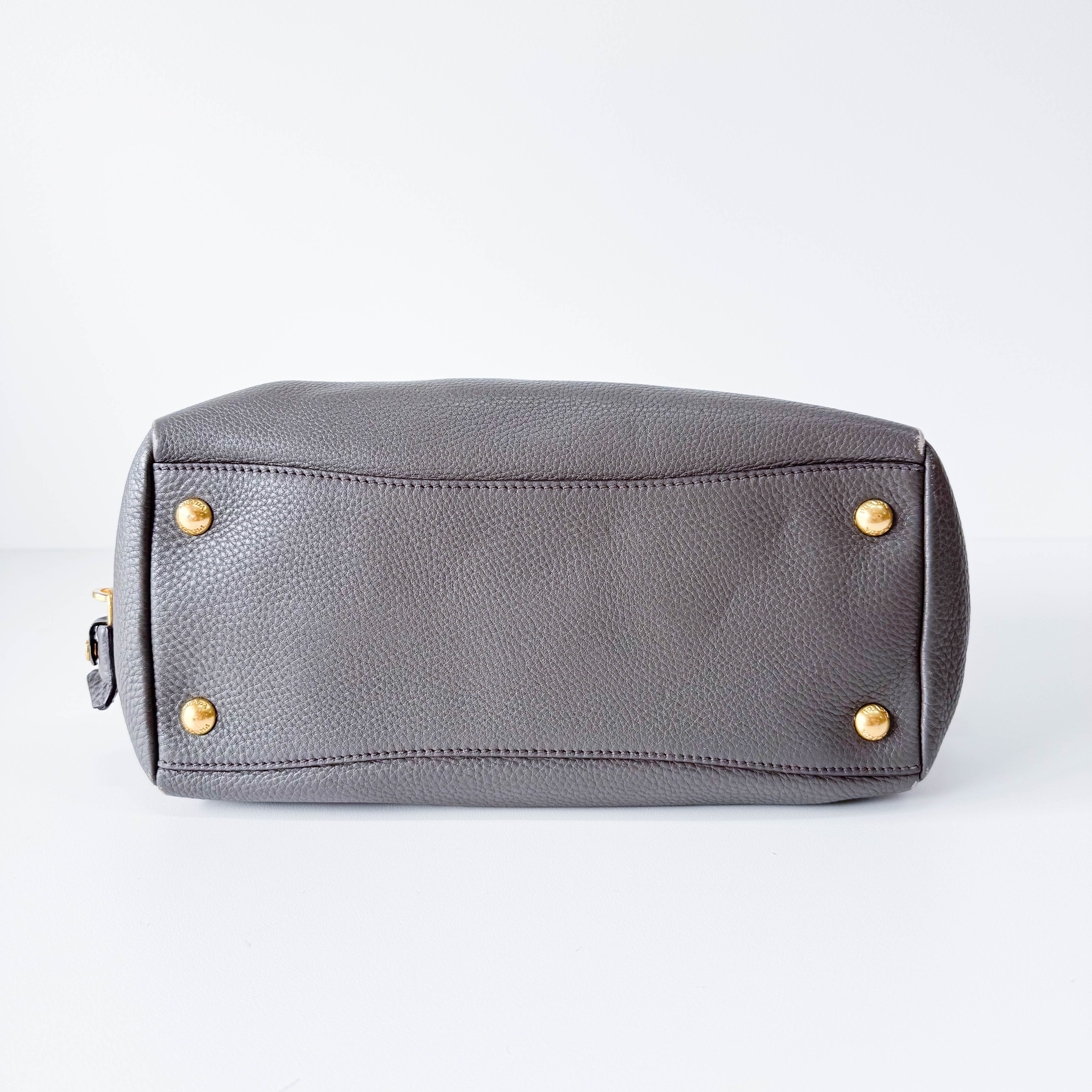 Vitello Daino Grey Leather Shoulder Bag