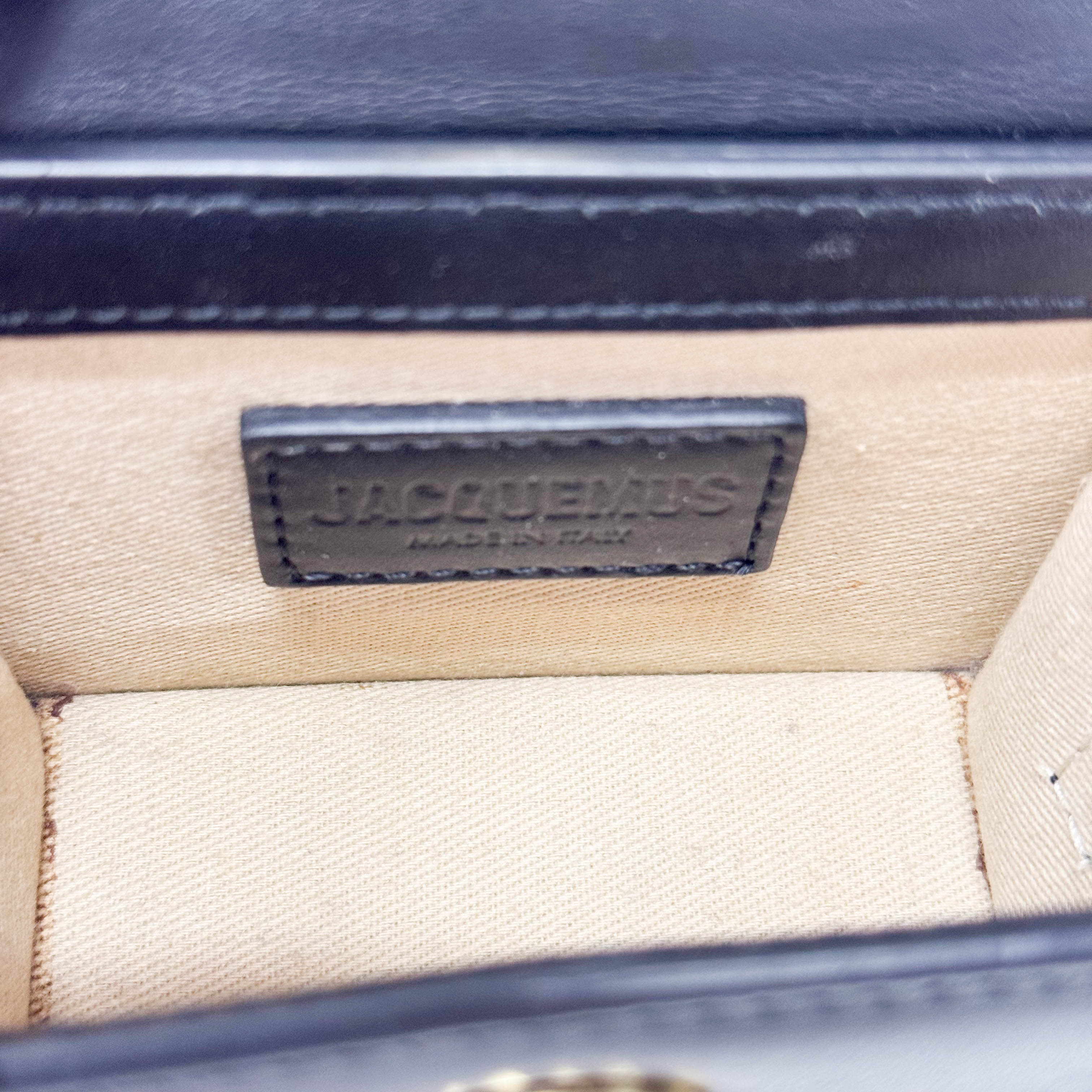 Le Chiquito Moyen Black Leather Mini Shoulder Bag