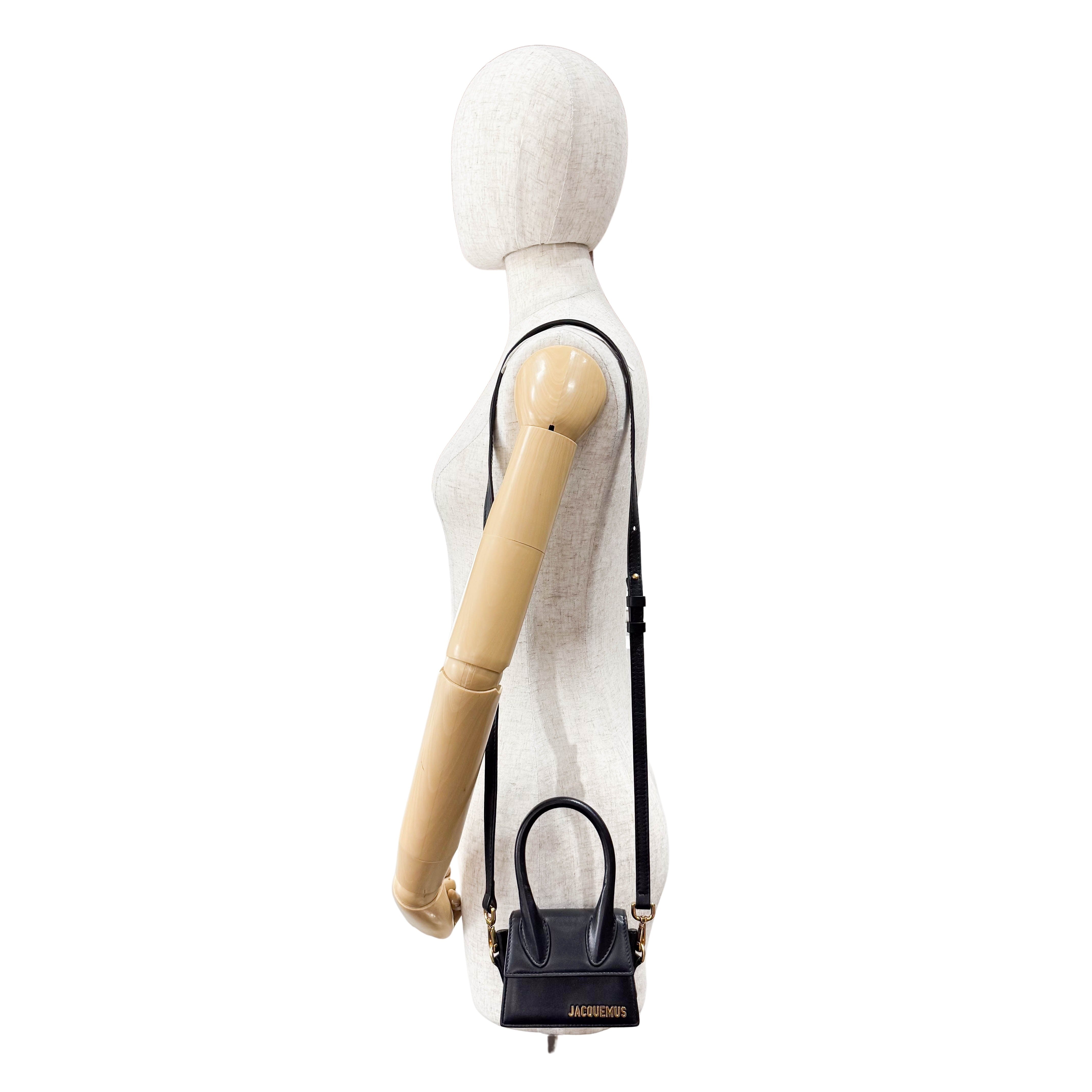 Le Chiquito Moyen Black Leather Mini Shoulder Bag