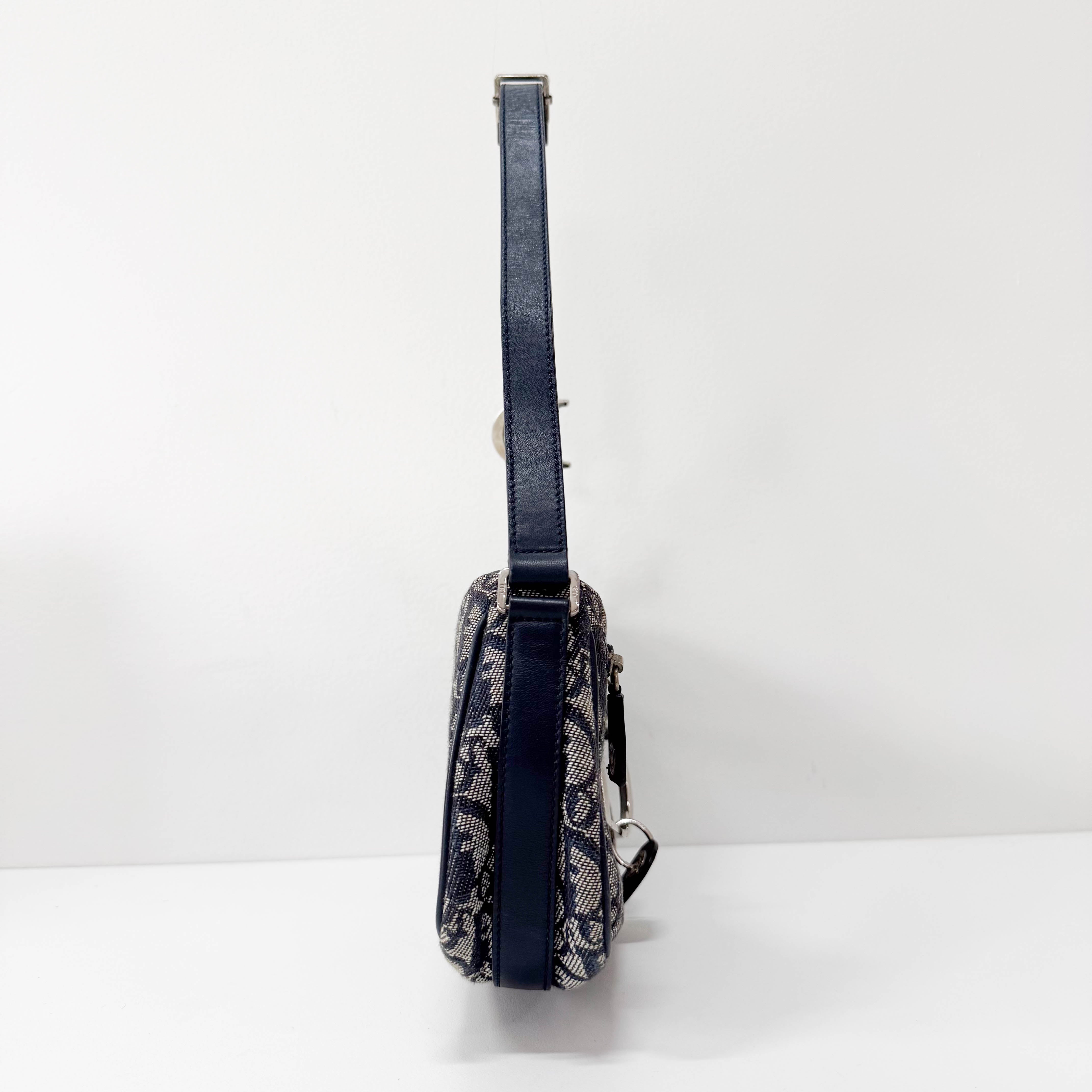 Trotter Navy Canvas Shoulder Bag