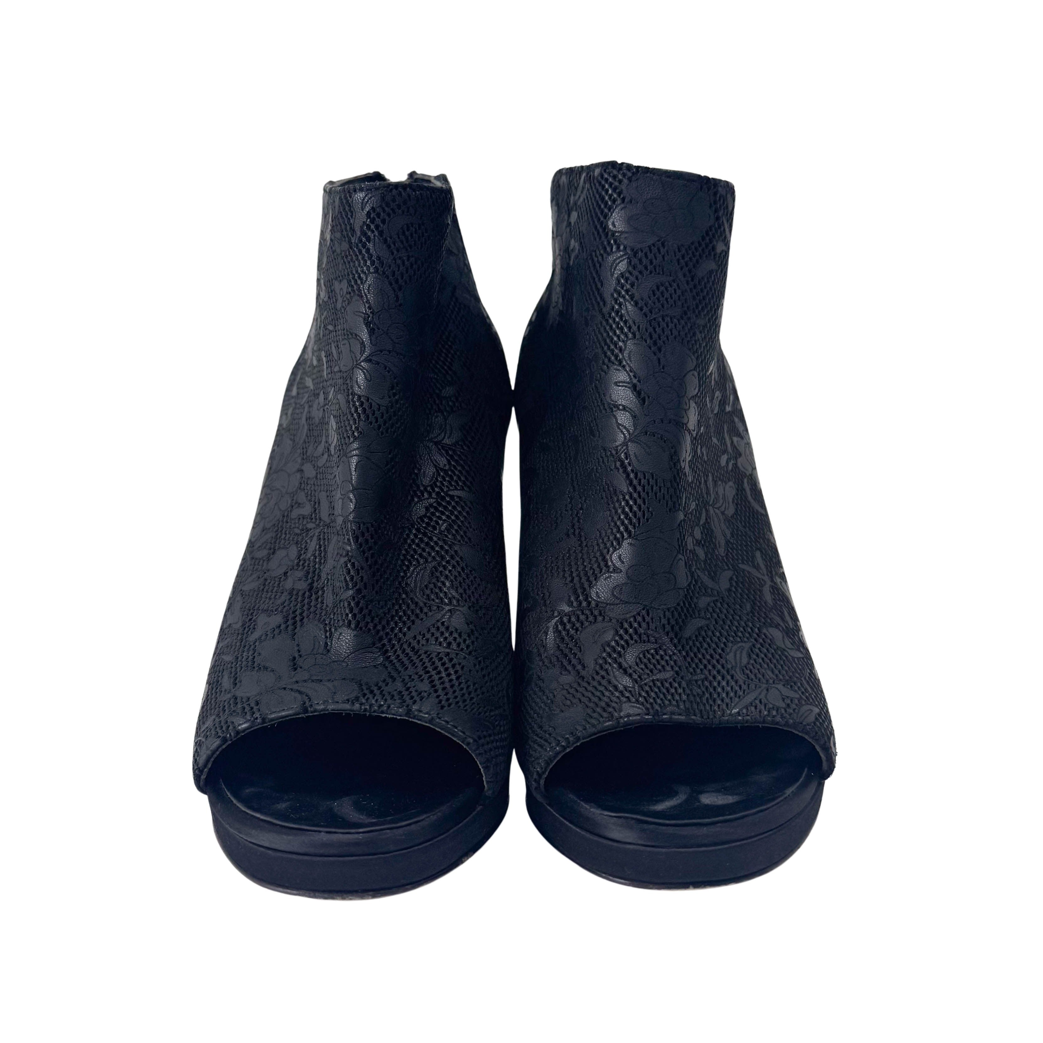 Size 38 Black Leather Heels