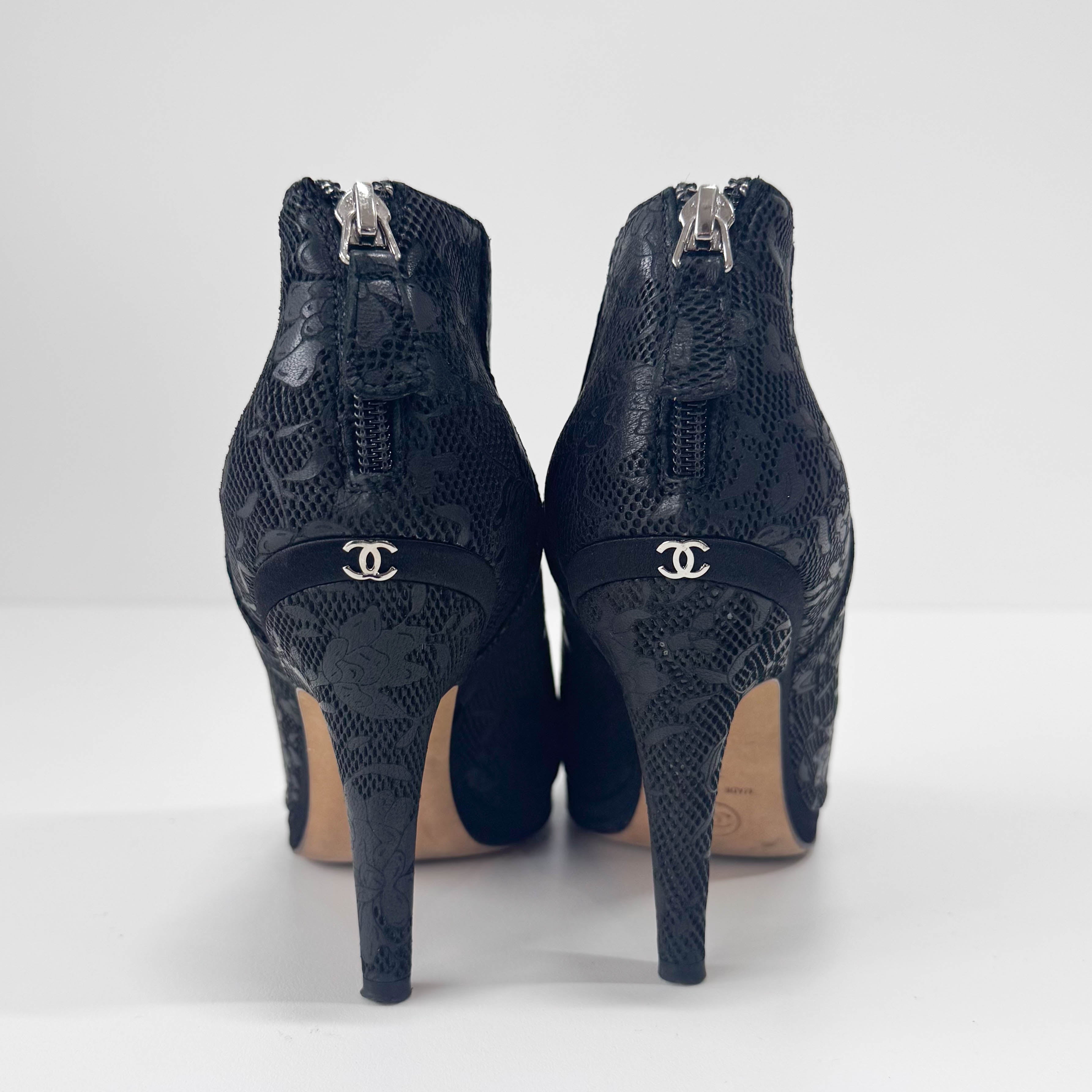 Size 38 Black Leather Heels