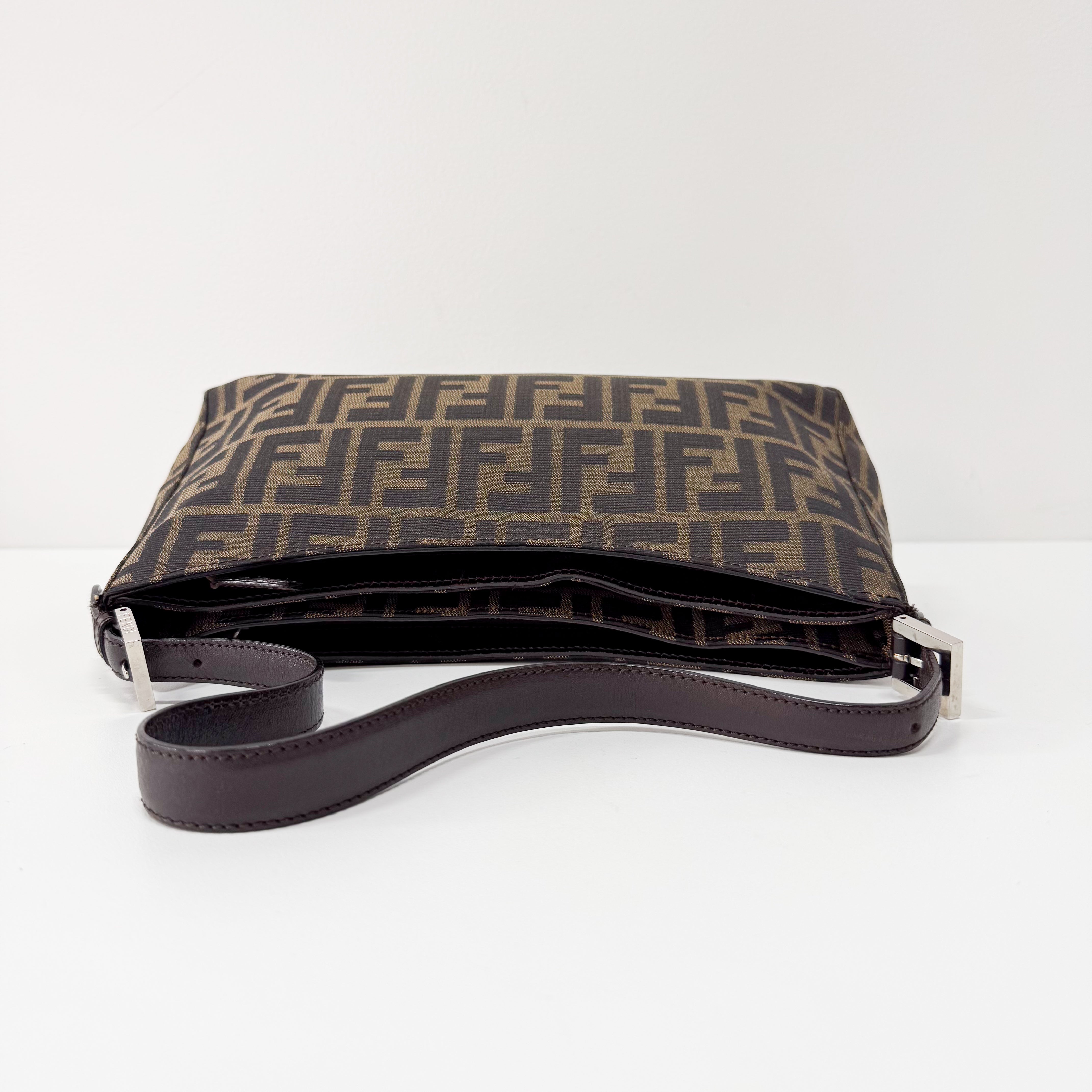 Zucca Brown Canvas Shoulder Bag