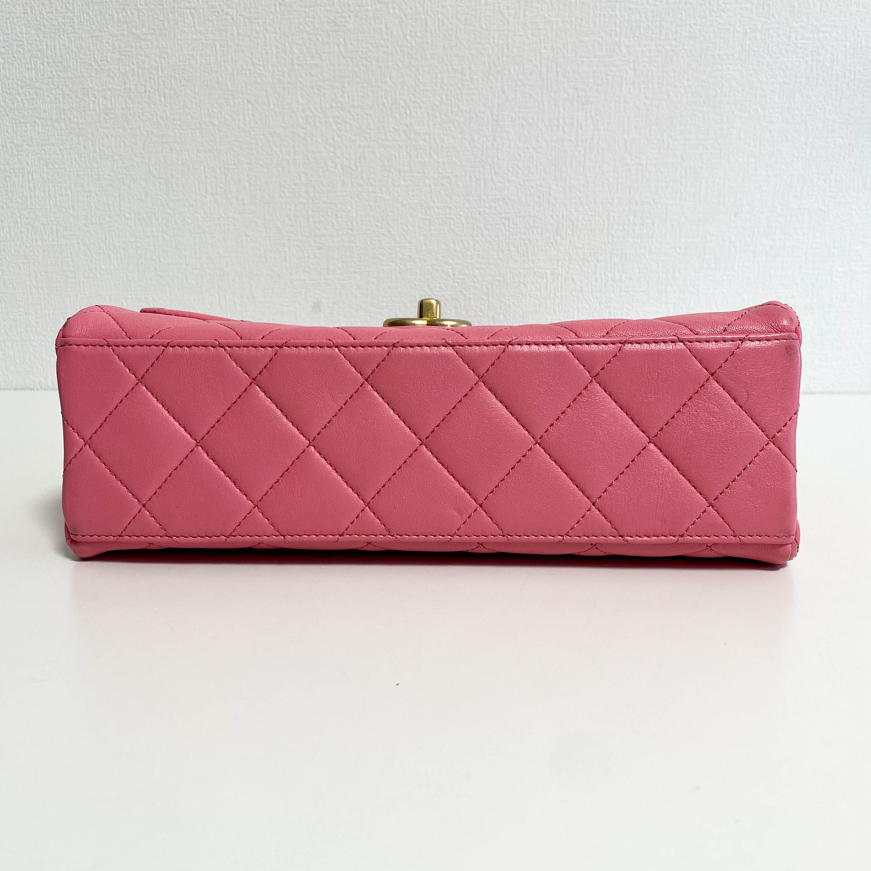 Timeless Classic 25 Pink Lambskin Quilted Shoulder Bag