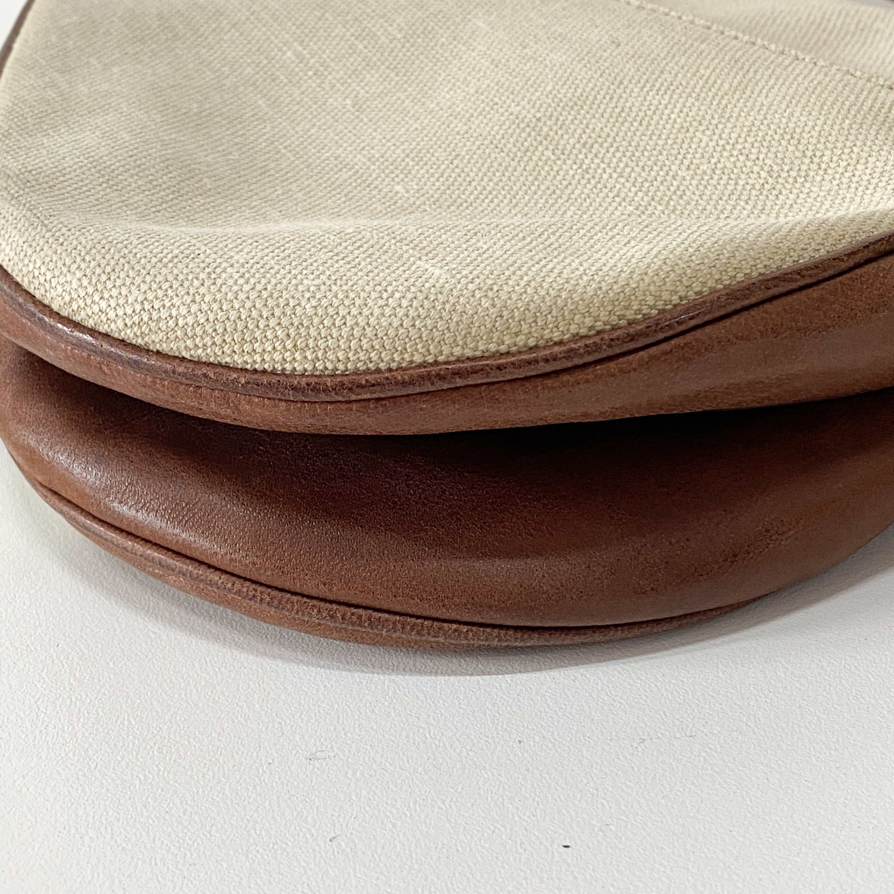 Beige and Brown Saddle