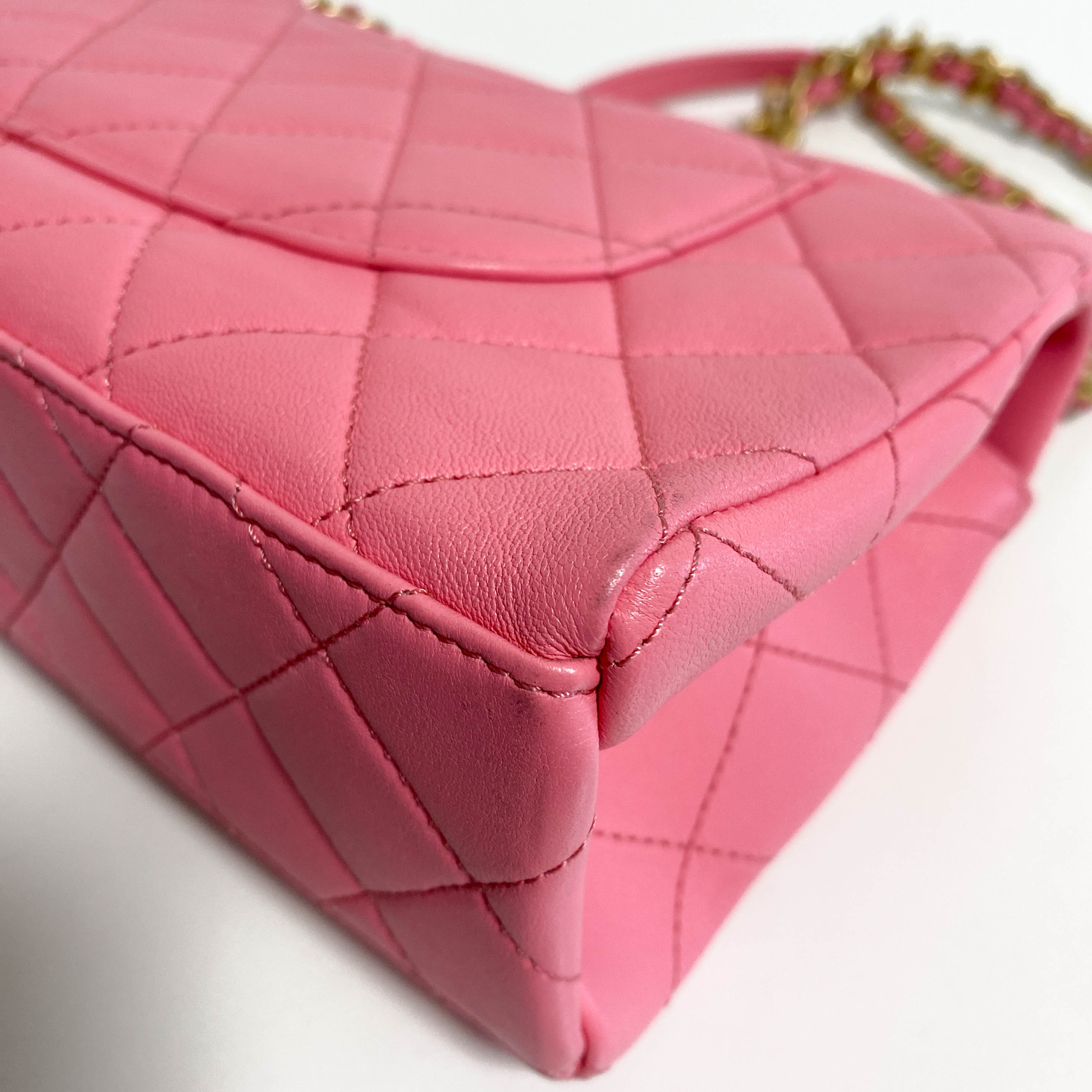 Timeless Classic 25 Pink Lambskin Quilted Shoulder Bag