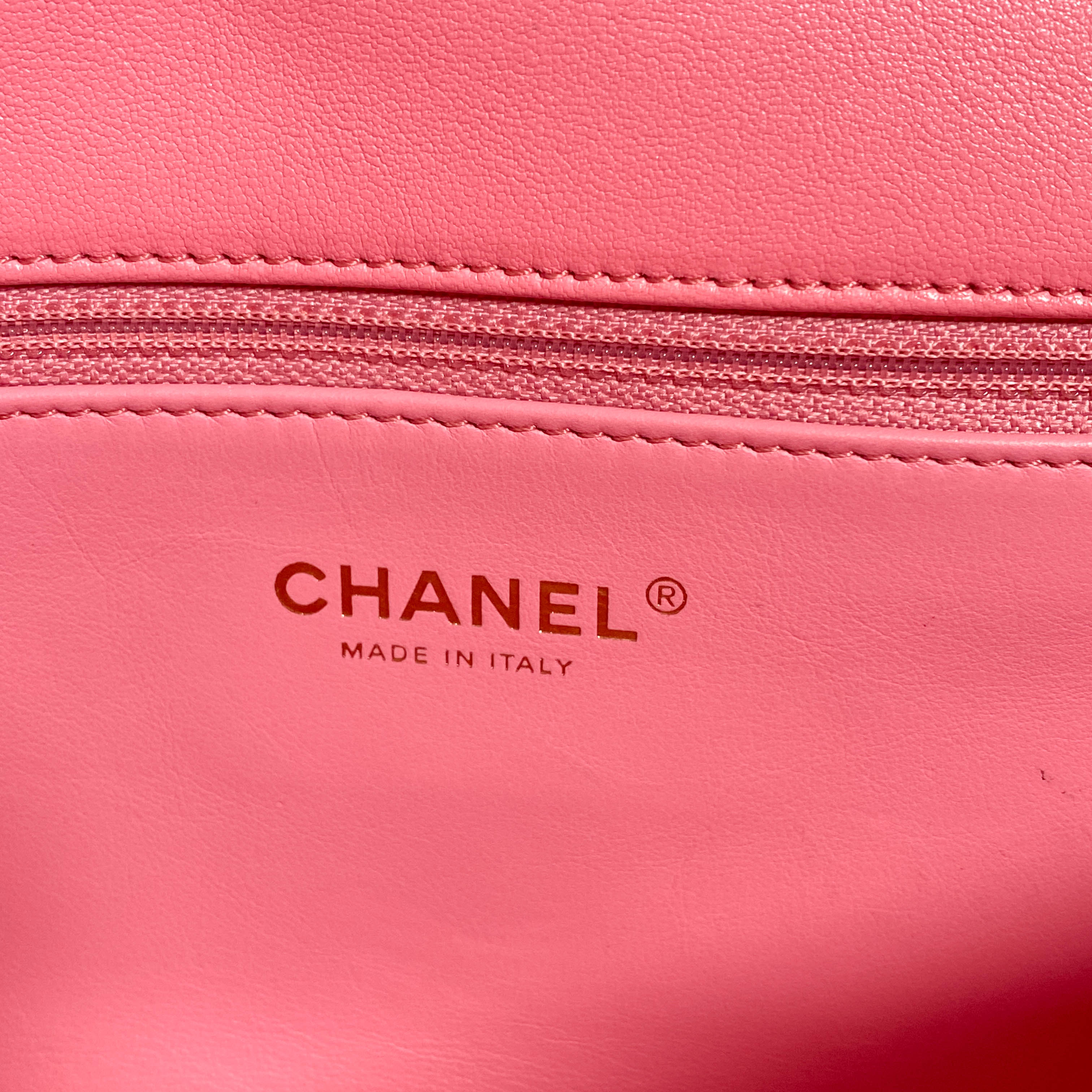 Timeless Classic 25 Pink Lambskin Quilted Shoulder Bag