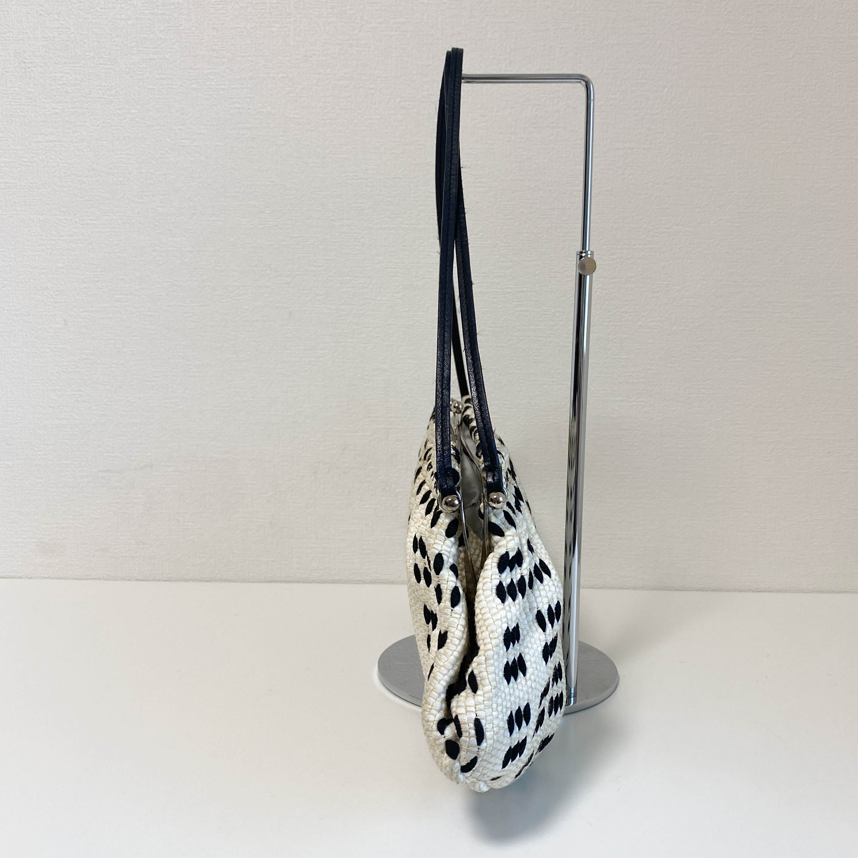 Vintage Clasp Shoulder Bag