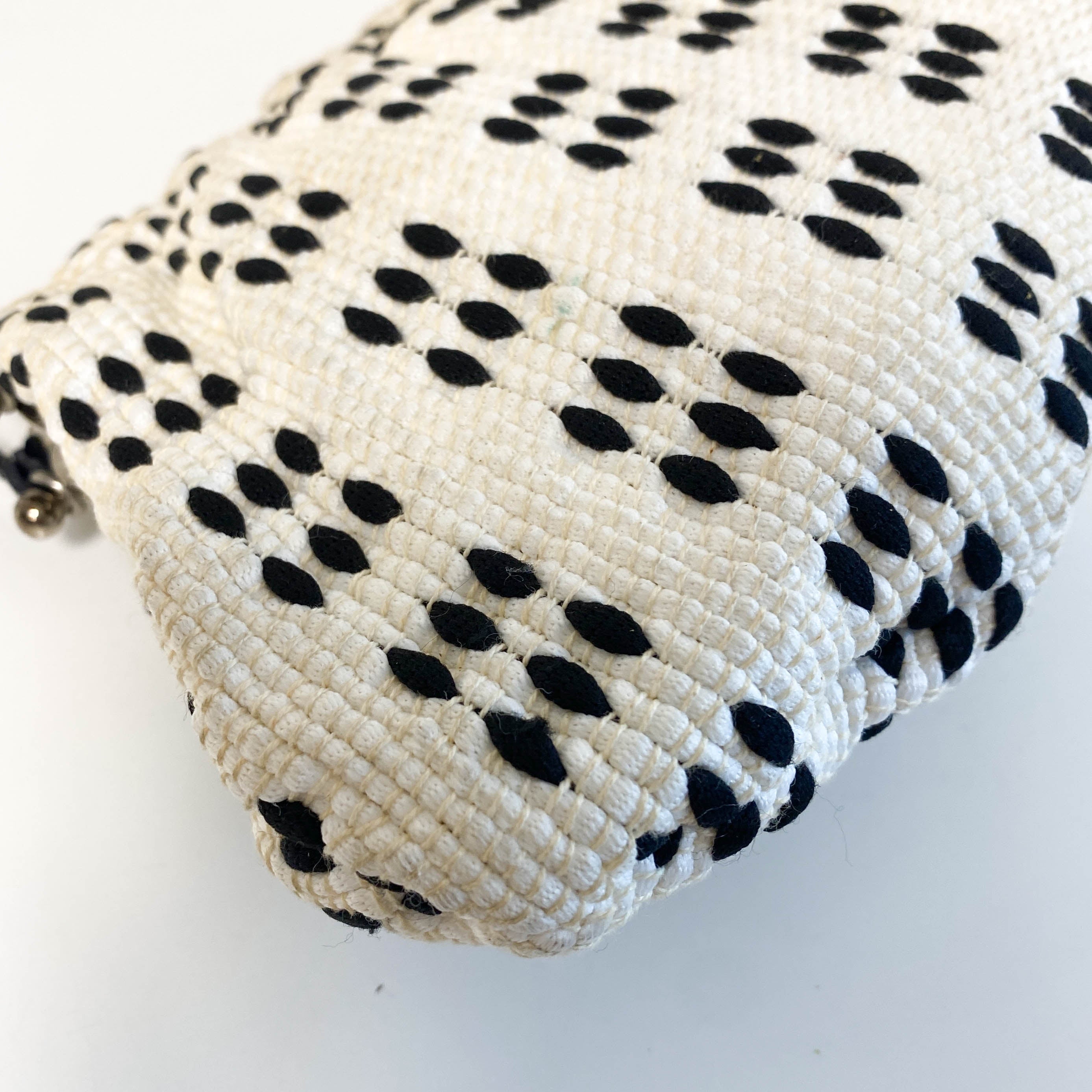 Vintage Clasp Shoulder Bag