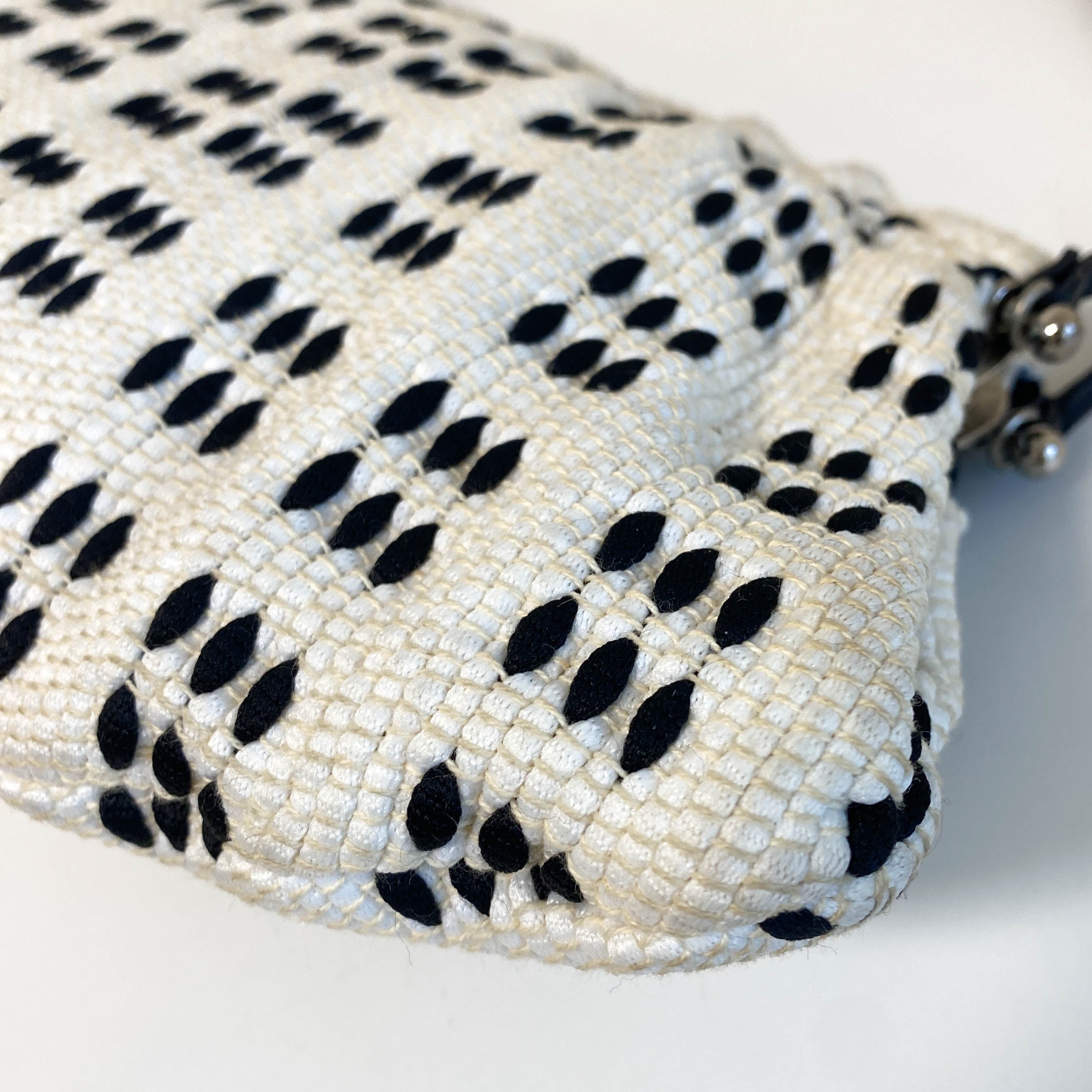 Vintage Clasp Shoulder Bag