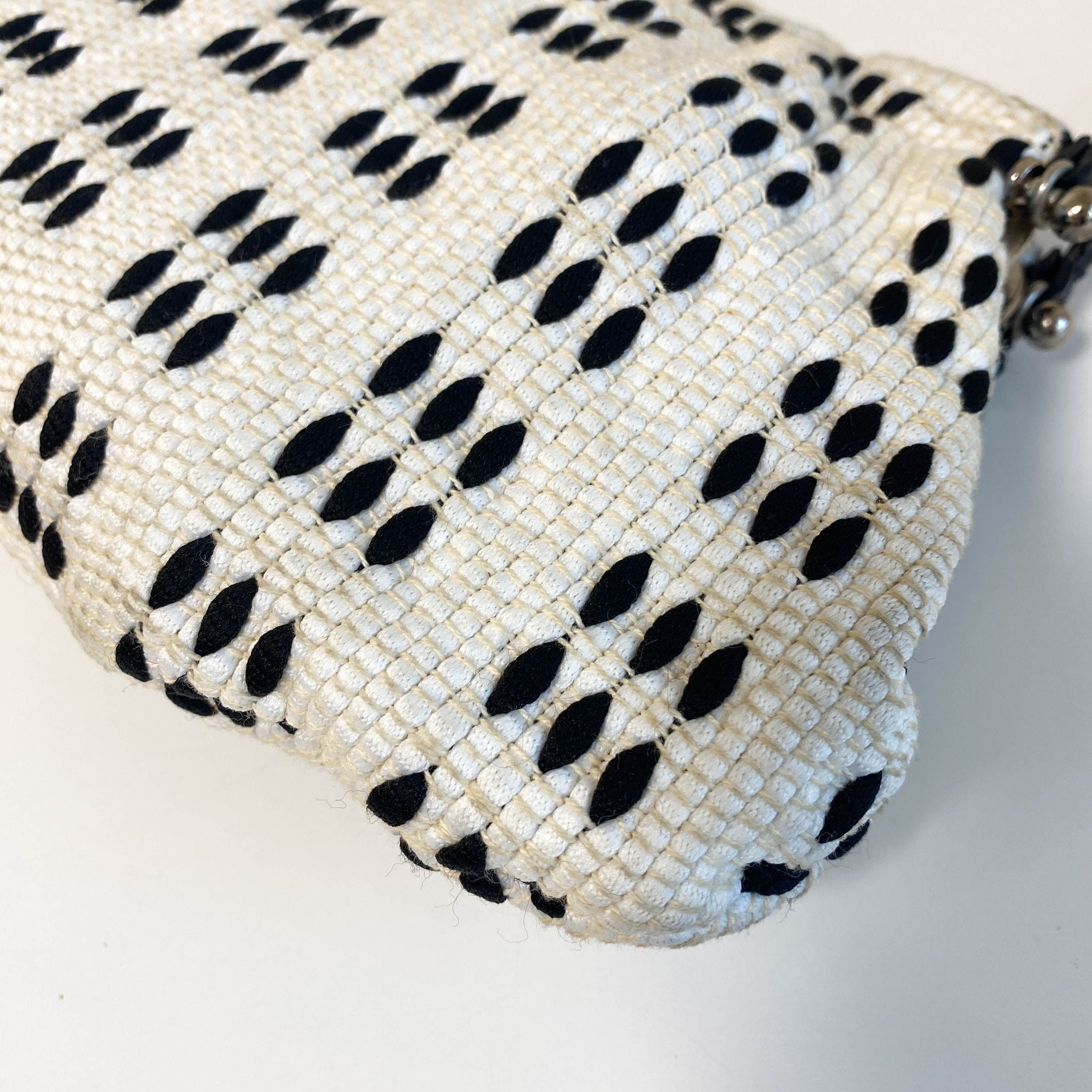 Vintage Clasp Shoulder Bag