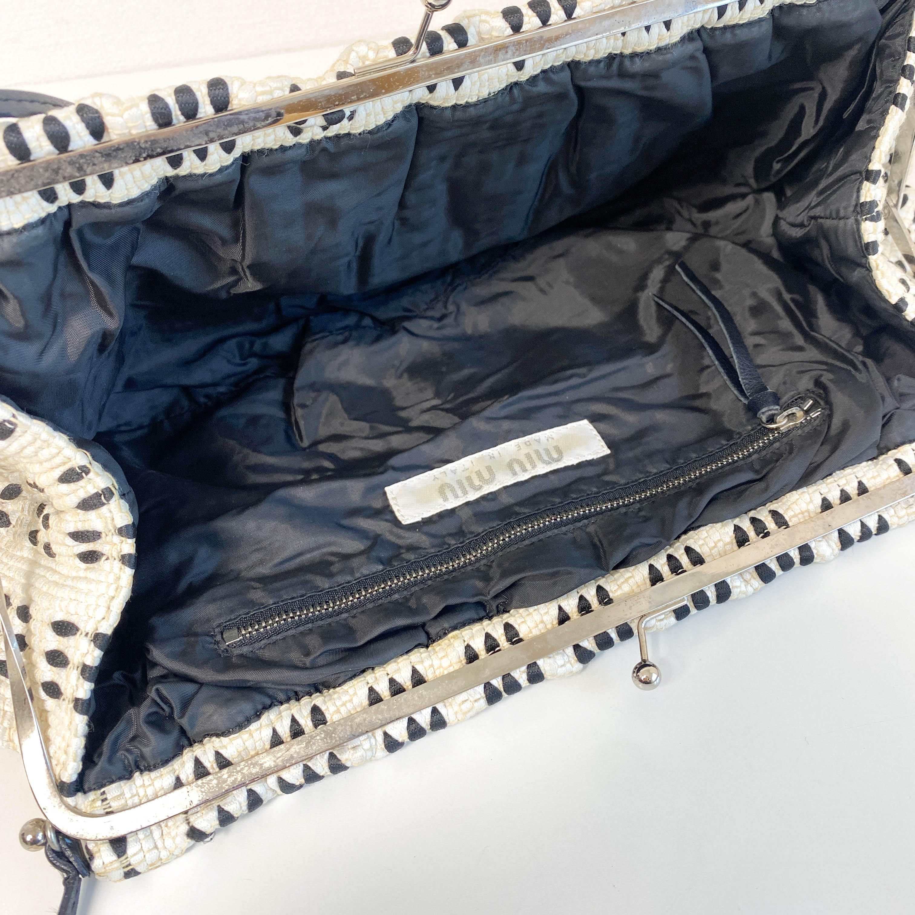 Vintage Clasp Shoulder Bag