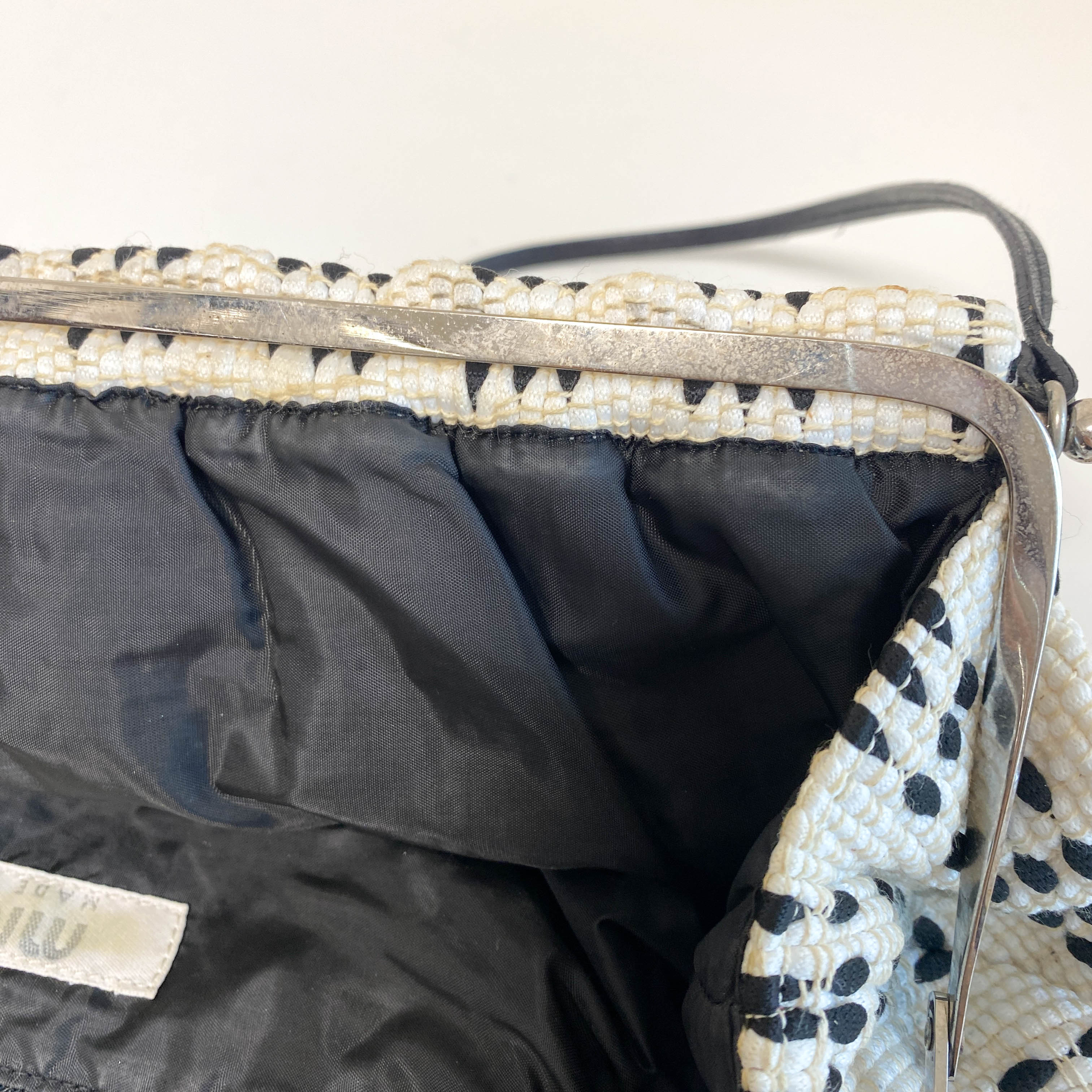 Vintage Clasp Shoulder Bag