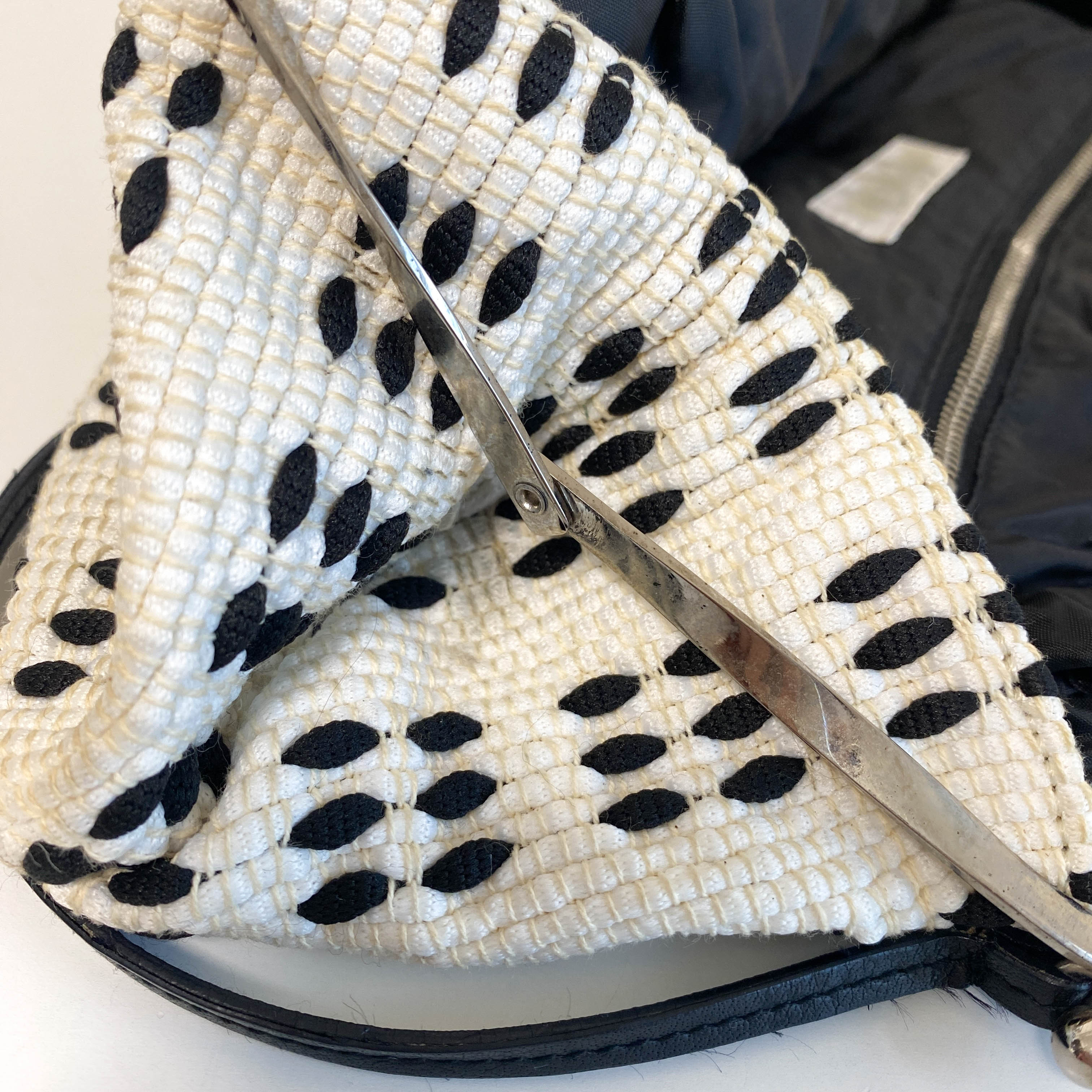 Vintage Clasp Shoulder Bag