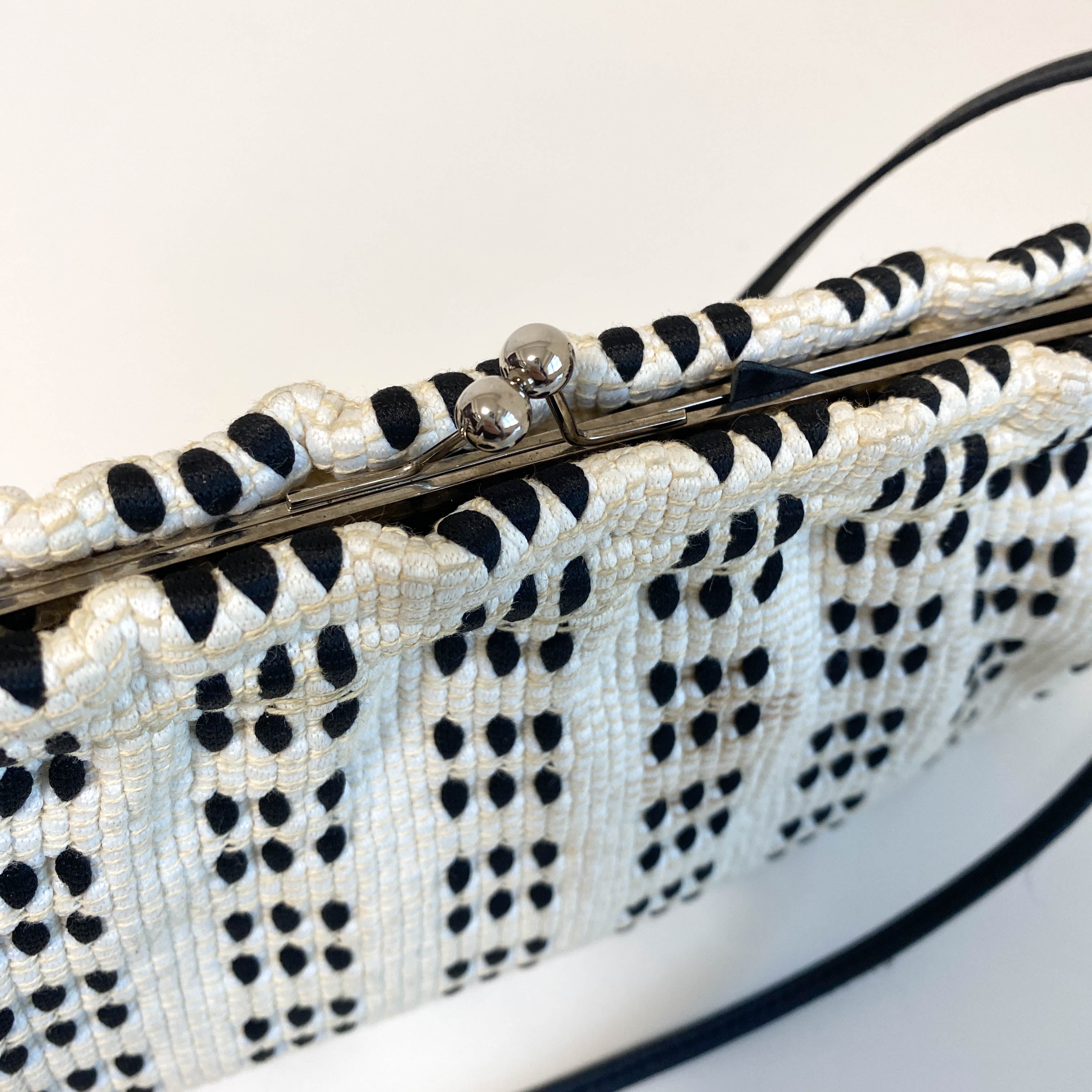 Vintage Clasp Shoulder Bag