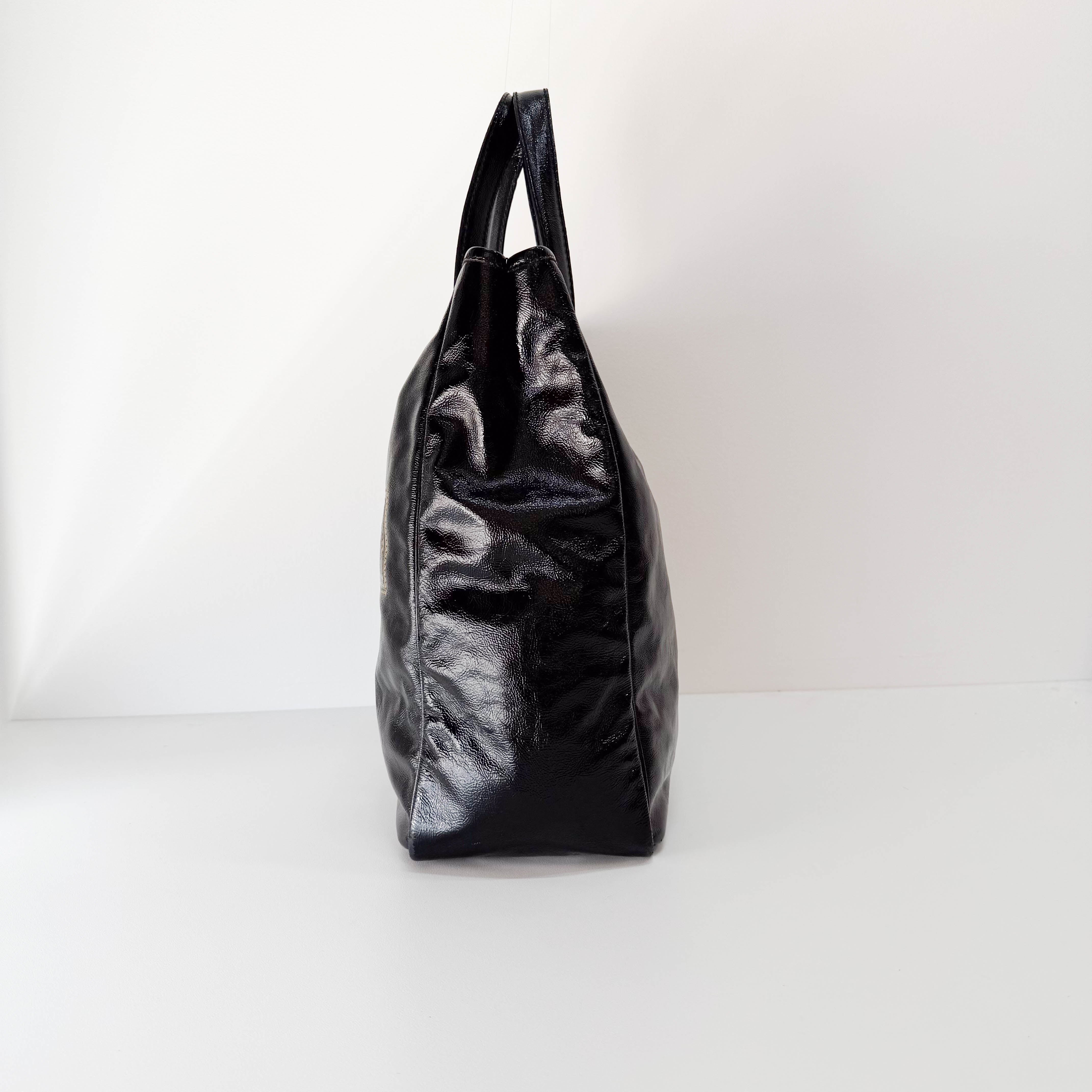 Y-mail Black/Gold Patent Leather Tote
