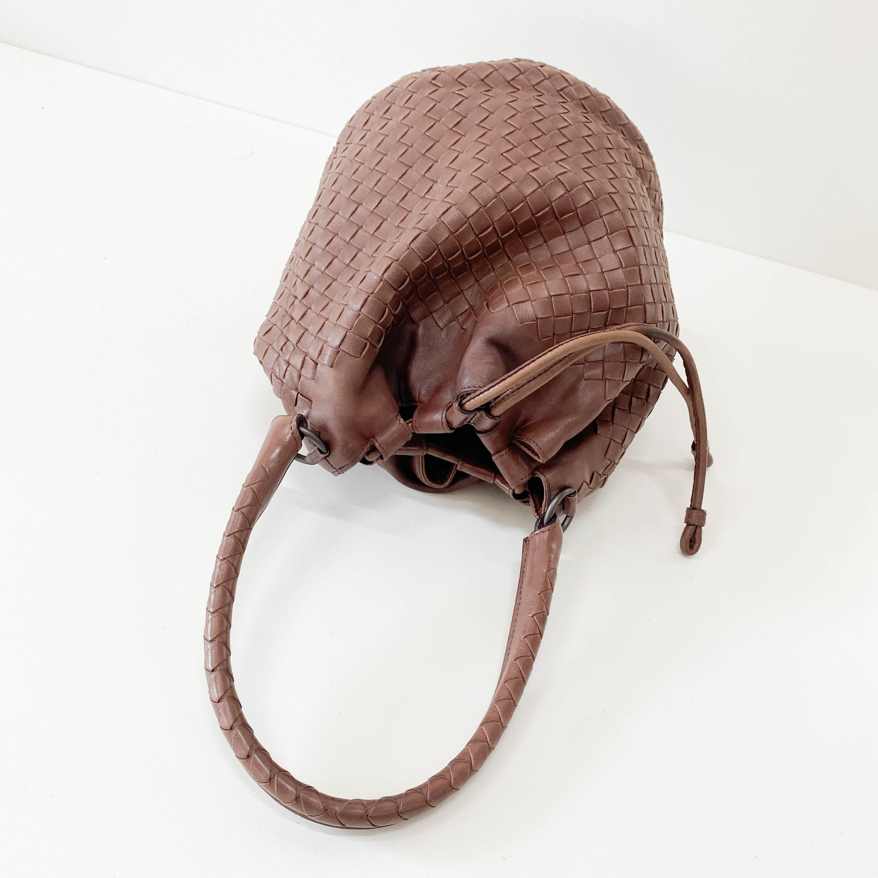 Intrecciato Brown Leather Drawstring bag