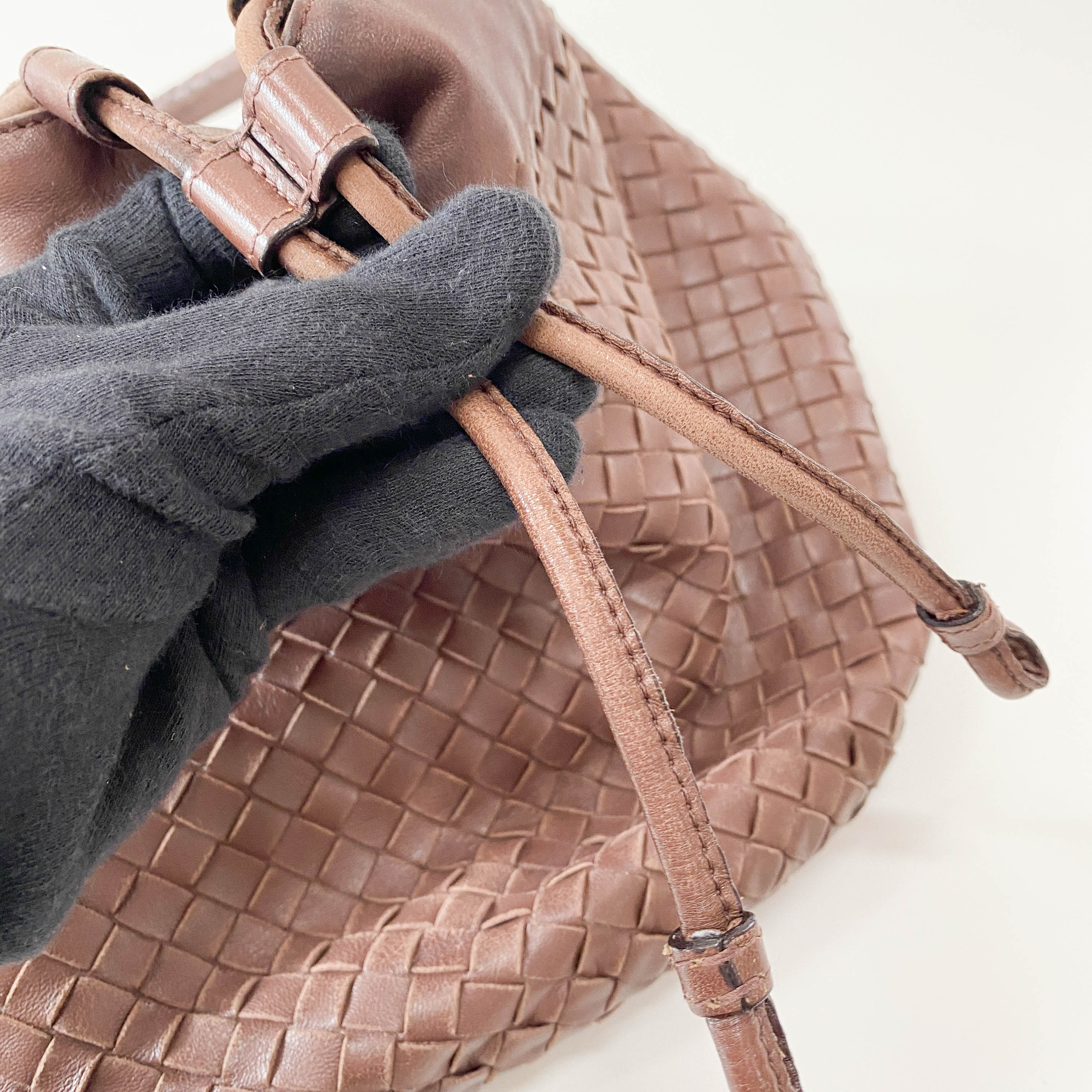Intrecciato Brown Leather Drawstring bag