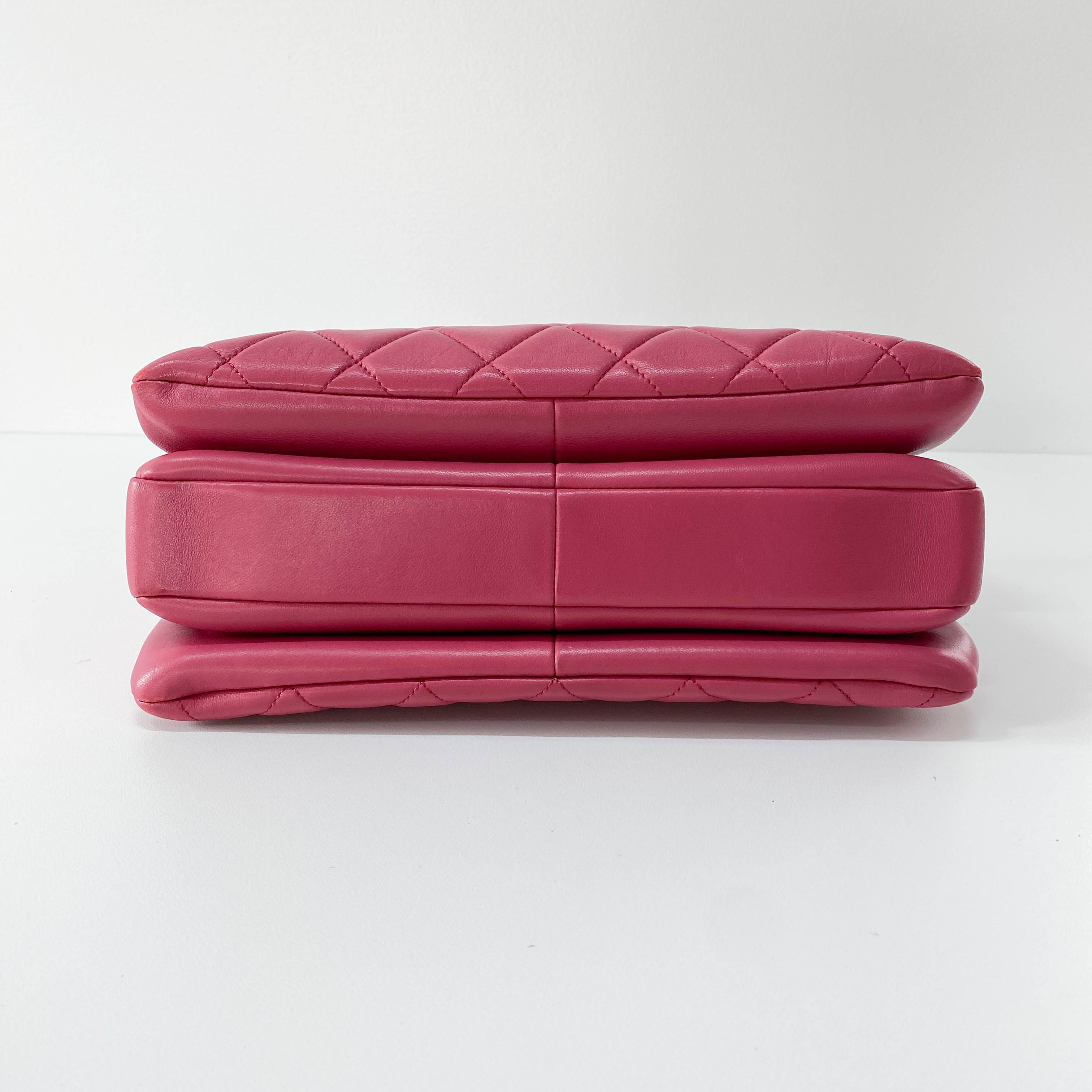 Trendy CC Lambskin Pink Handle Bag