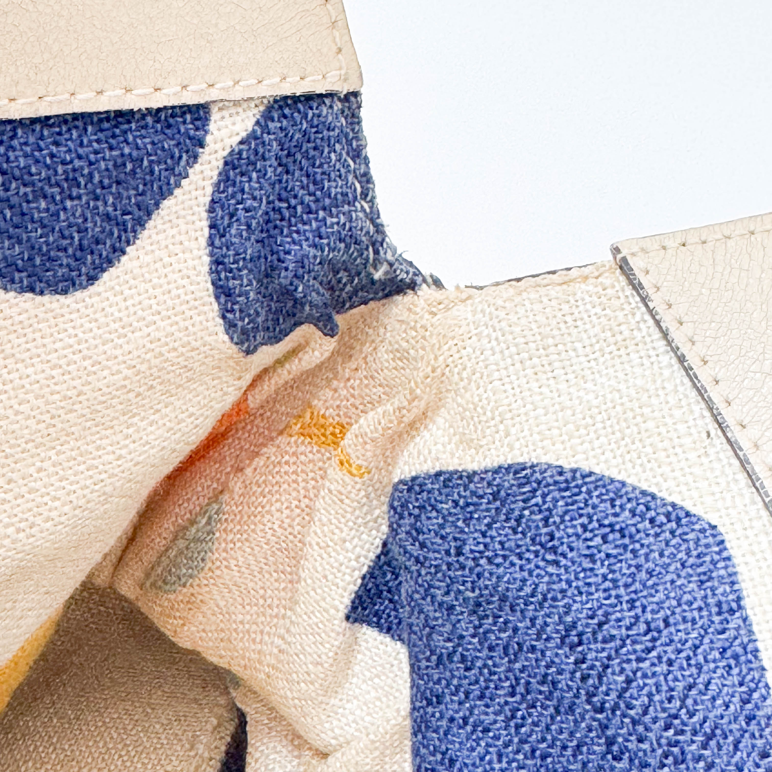 Archive Inner Floral Handle Bag