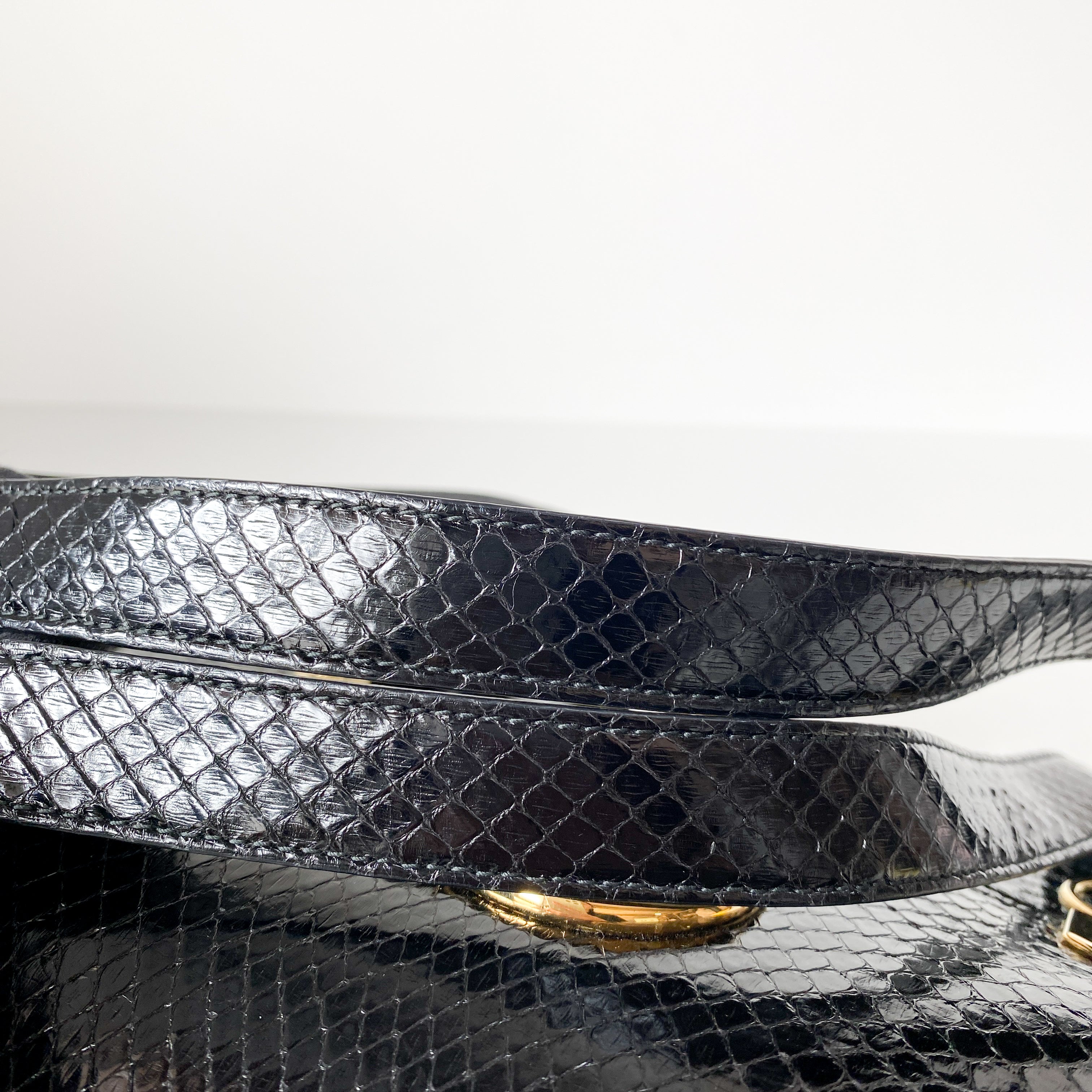 GG Marmont Arly Black Leather Shoulder Bag