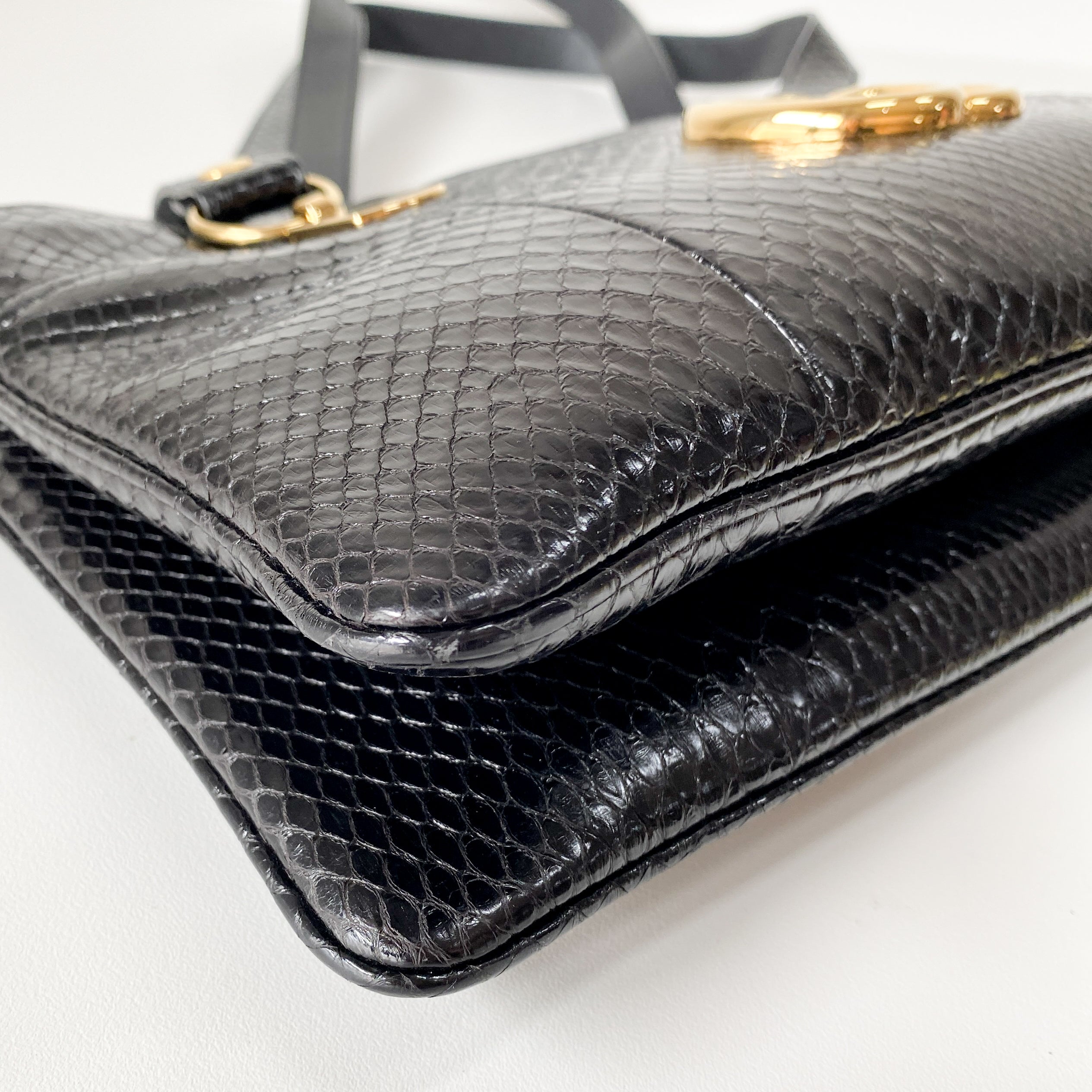 GG Marmont Arly Black Leather Shoulder Bag