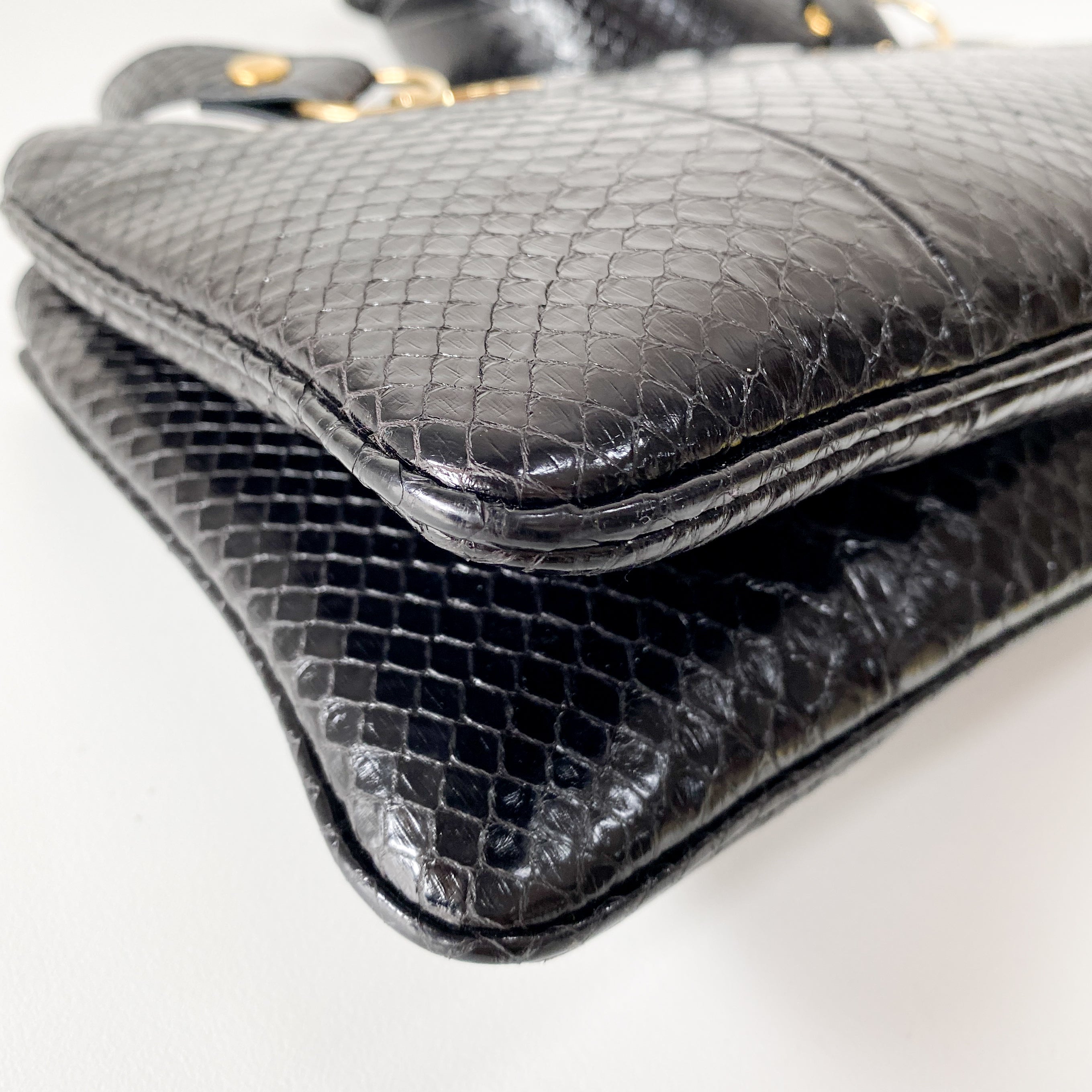 GG Marmont Arly Black Leather Shoulder Bag