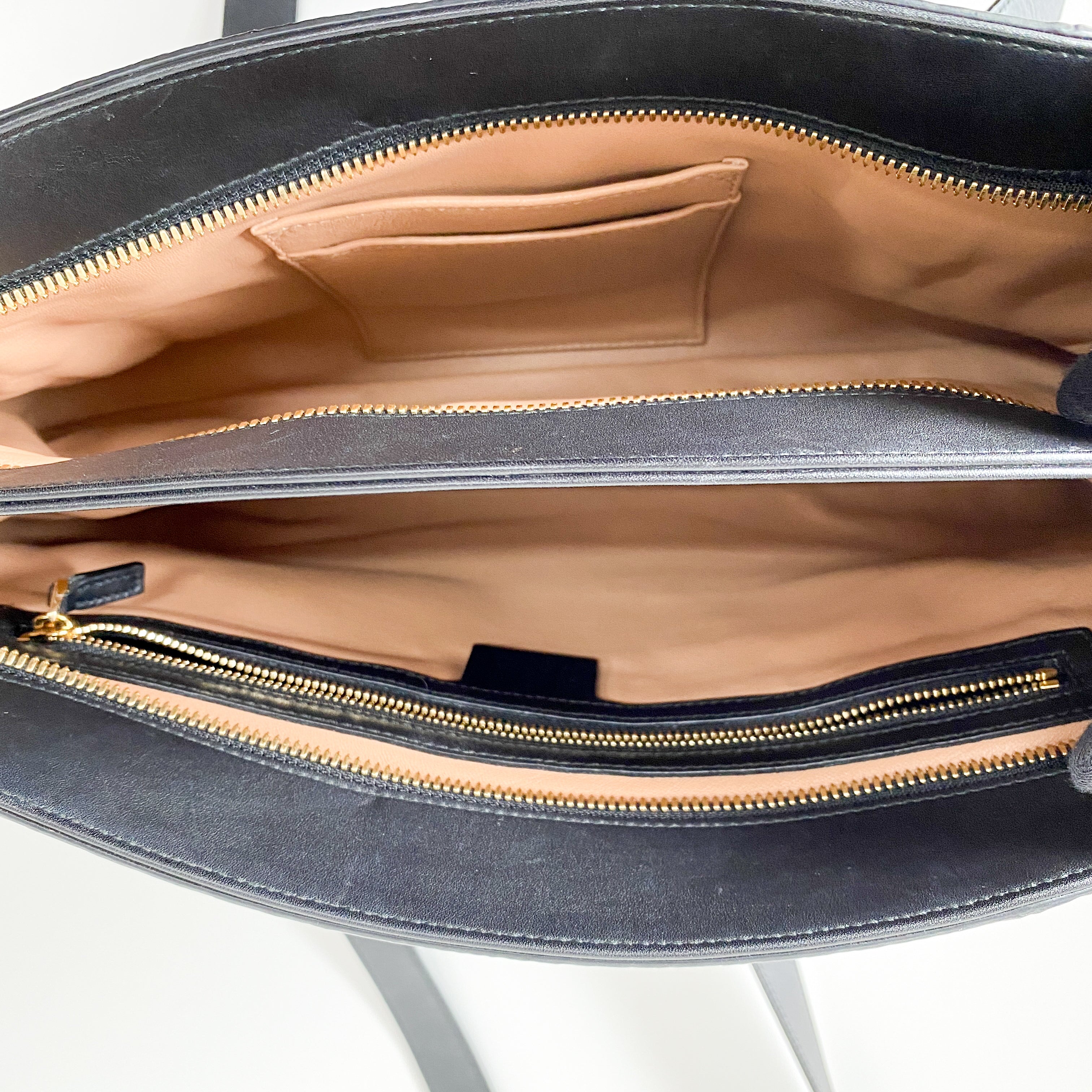 GG Marmont Arly Black Leather Shoulder Bag