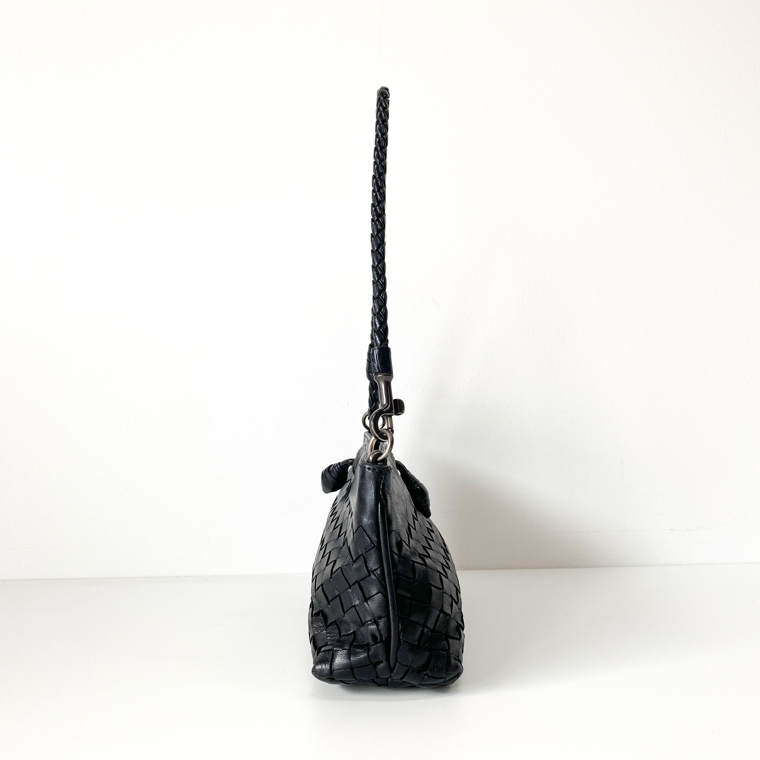 Intrecciato Black Lambskin Leather Shoulder Bag